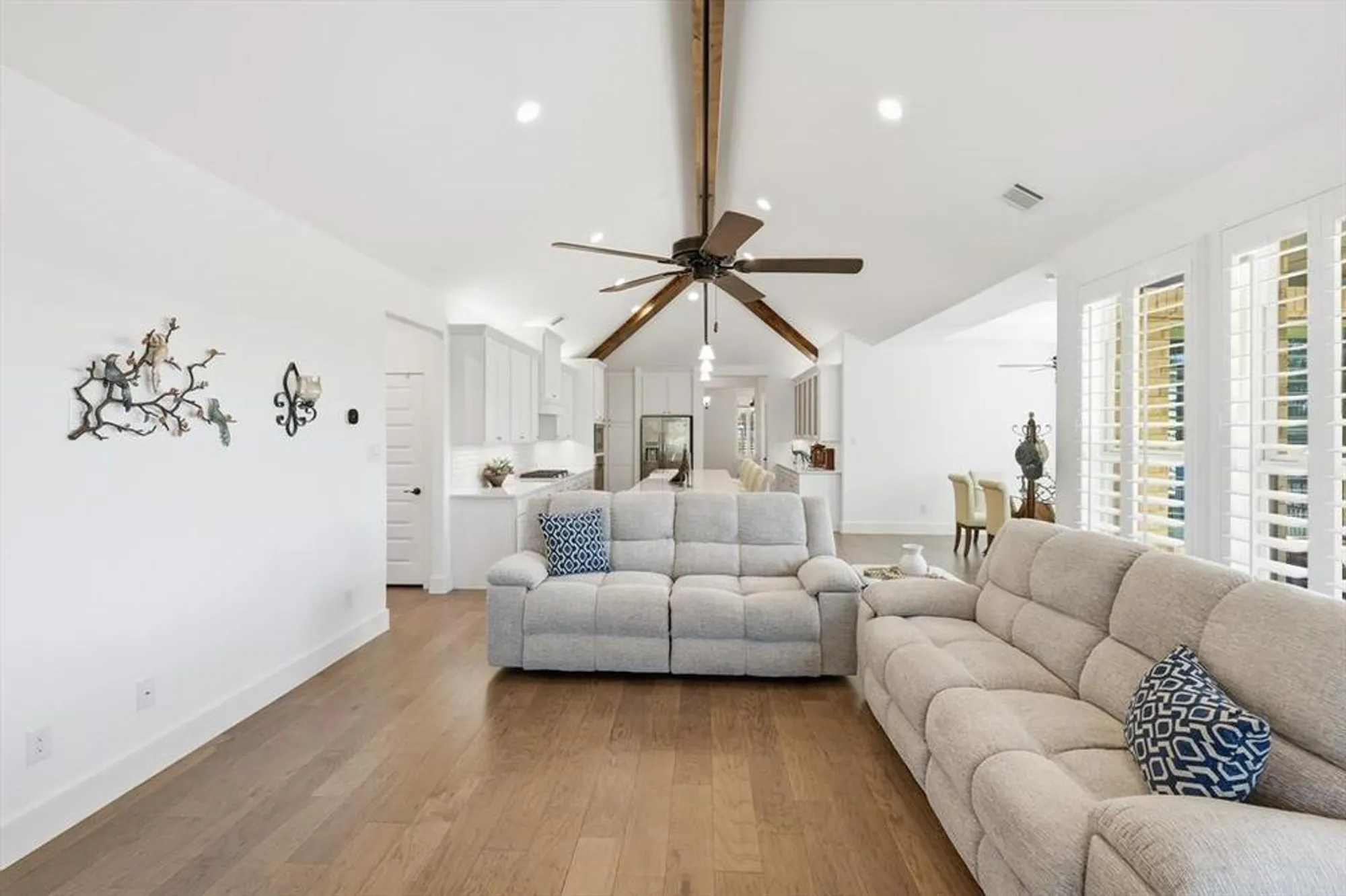 Property Slideshow image 15 of 25 | 912 hacienda dr, Mansfield, TX, 76063