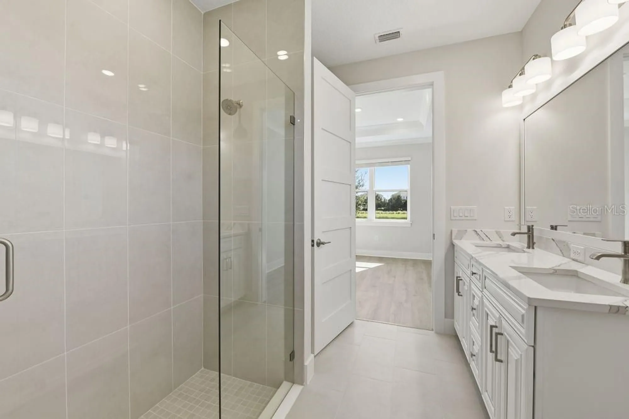 Property Slideshow image 11 of 36 | 4062 santa caterina blvd # 102, Bradenton, FL, 34211