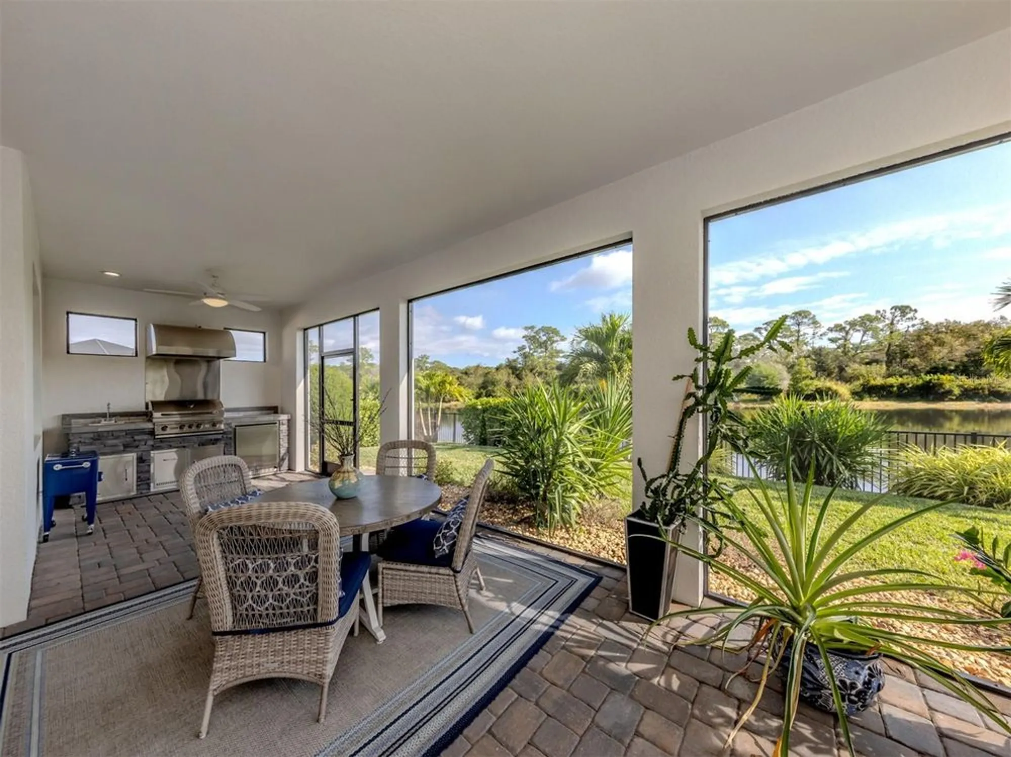 Property Slideshow image 29 of 78 | 592 mistiflower cir, Nokomis, FL, 34275