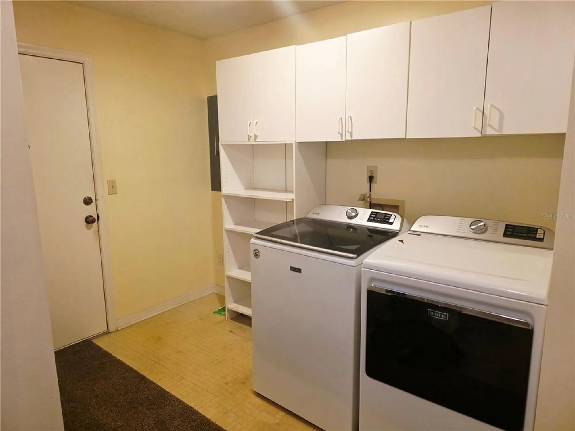 Property Slideshow image 26 of 34 | 1936 new bedford dr, Sun City Center, FL, 33573