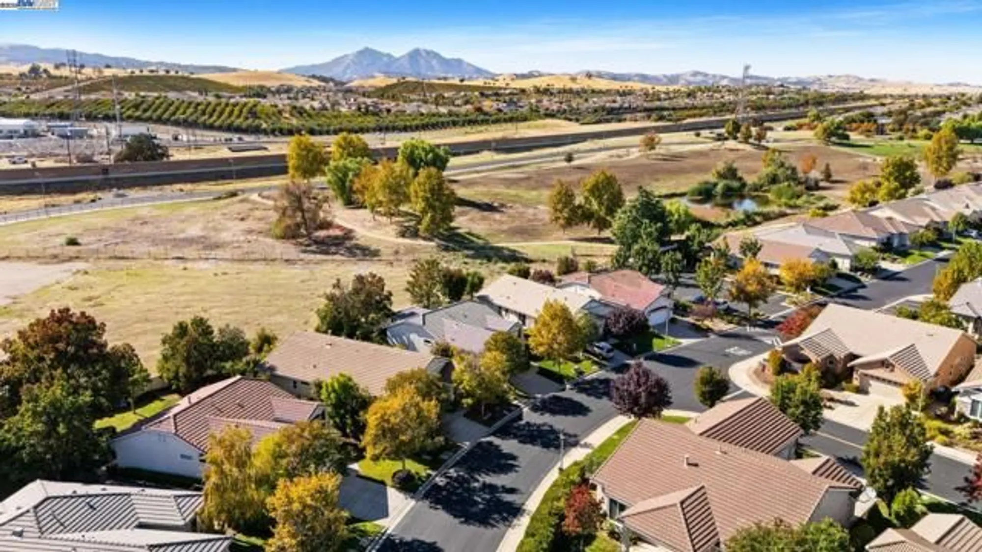 Property Slideshow image 32 of 36 | 993 centennial dr, Brentwood, CA, 94513