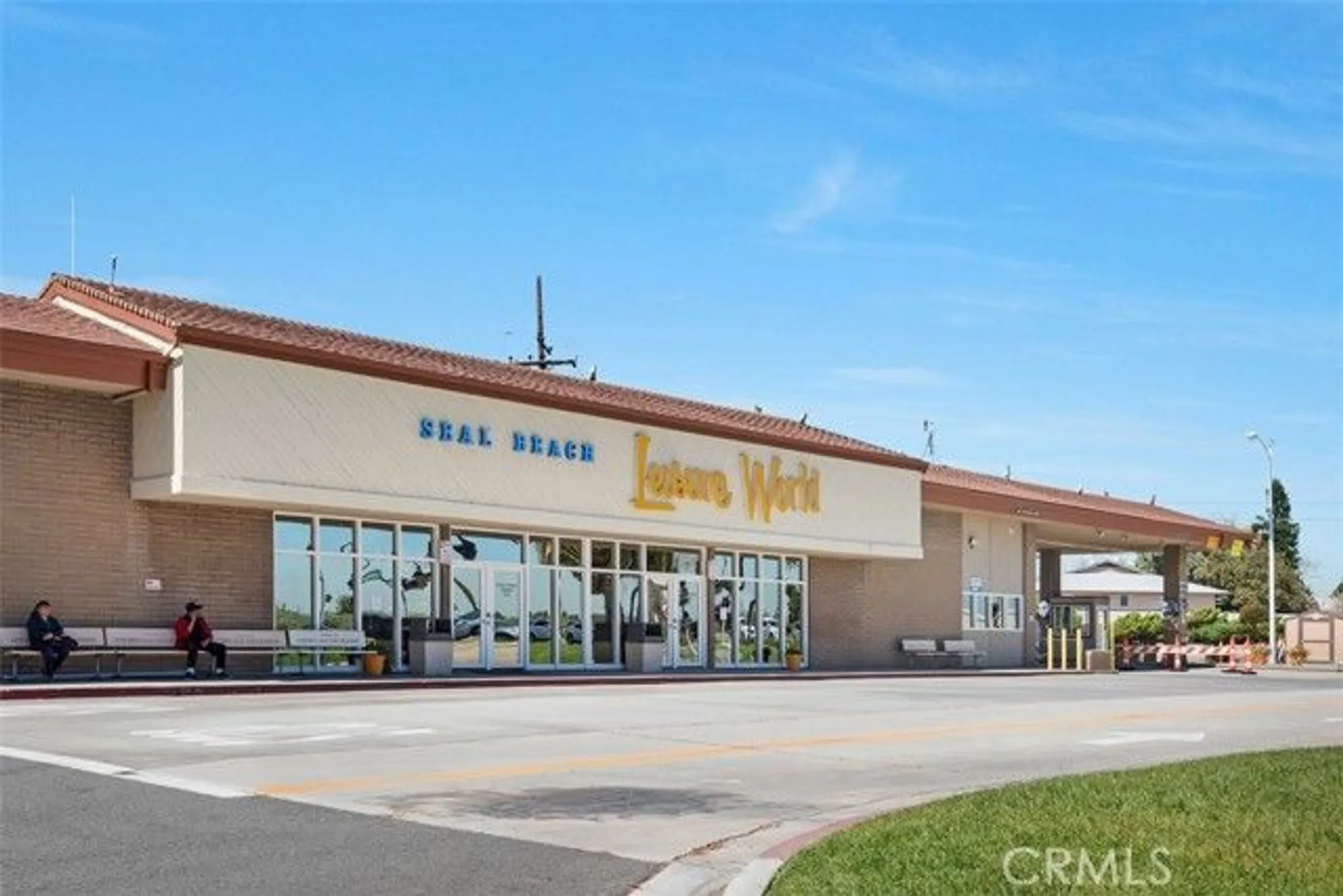 Property Slideshow image 31 of 38 | 13451 danbury ln # m6-133d, Seal Beach, CA, 90740