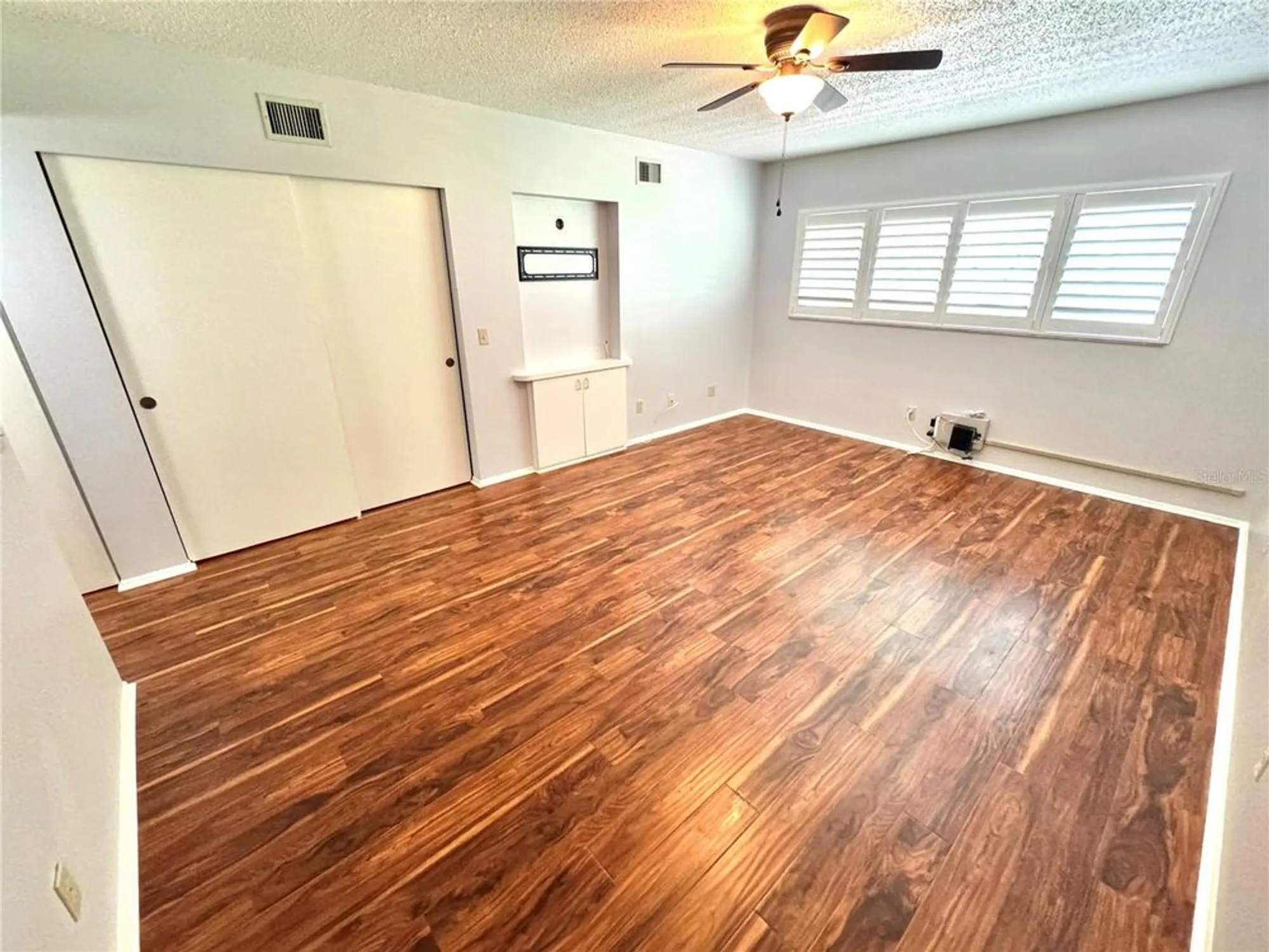 Property Slideshow image 29 of 37 | 2262 swedish dr 6, Clearwater, FL, 33763