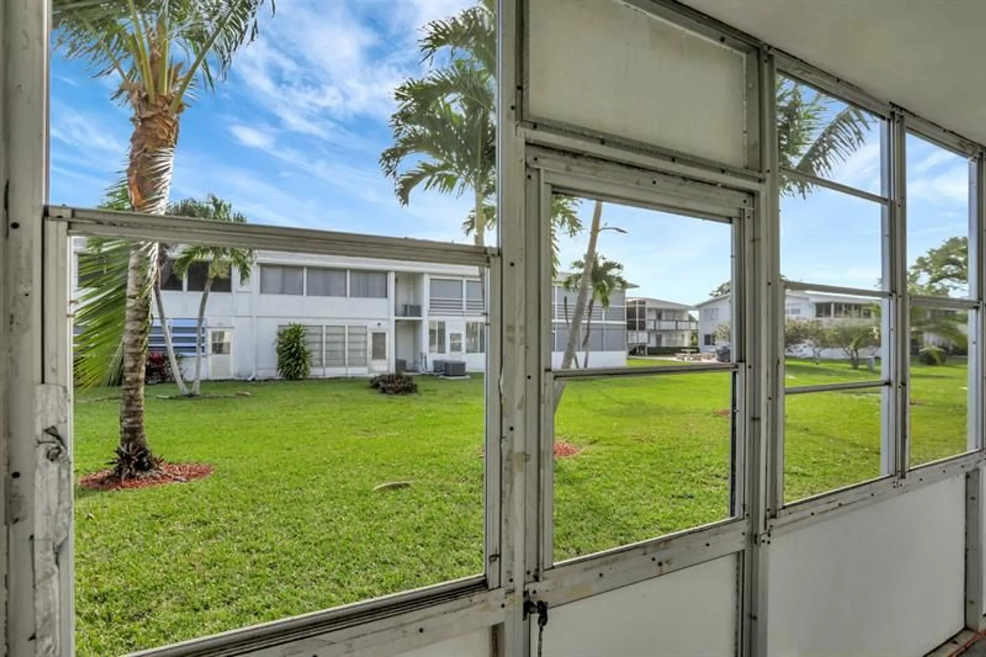 Property Slideshow image 18 of 38 | 275 markham m # 275, Deerfield Beach, FL, 33442