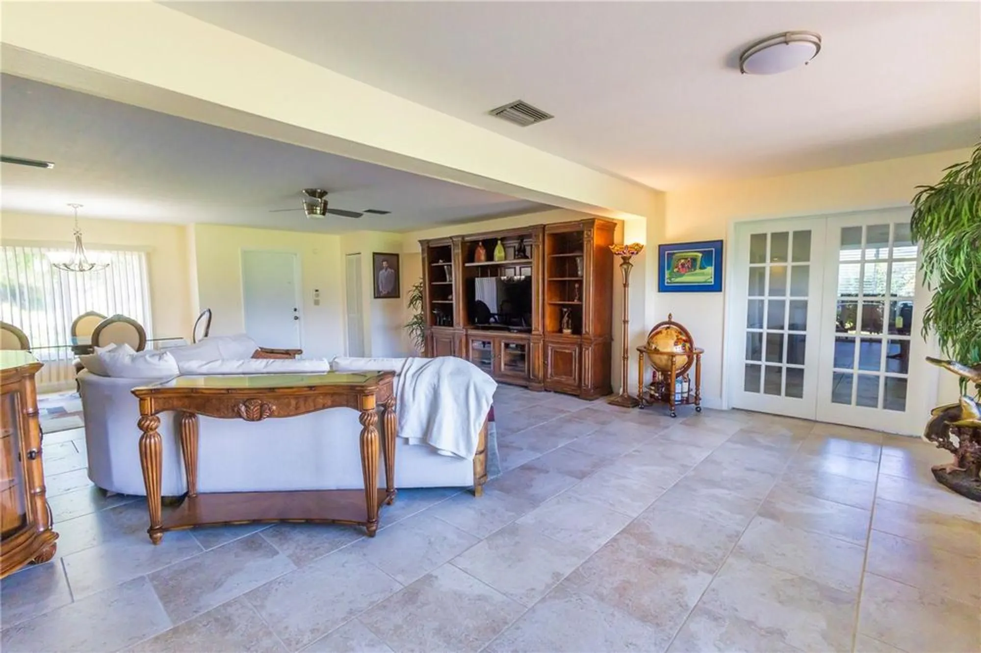 Property Slideshow image 13 of 52 | 3337 spring mill cir, Sarasota, FL, 34239