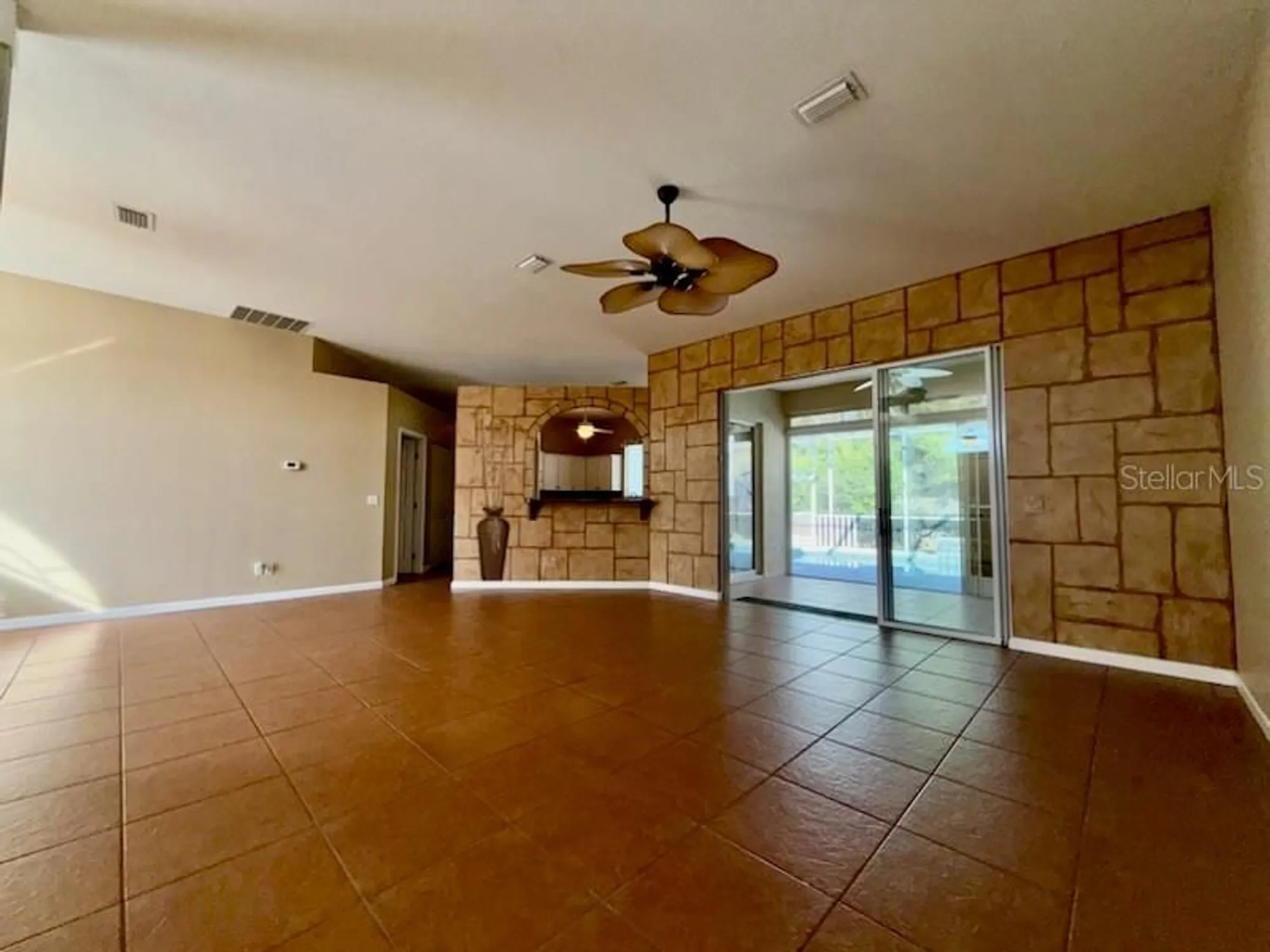 Property Slideshow image 3 of 17 | 5455 nw 26th ln, Ocala, FL, 34482
