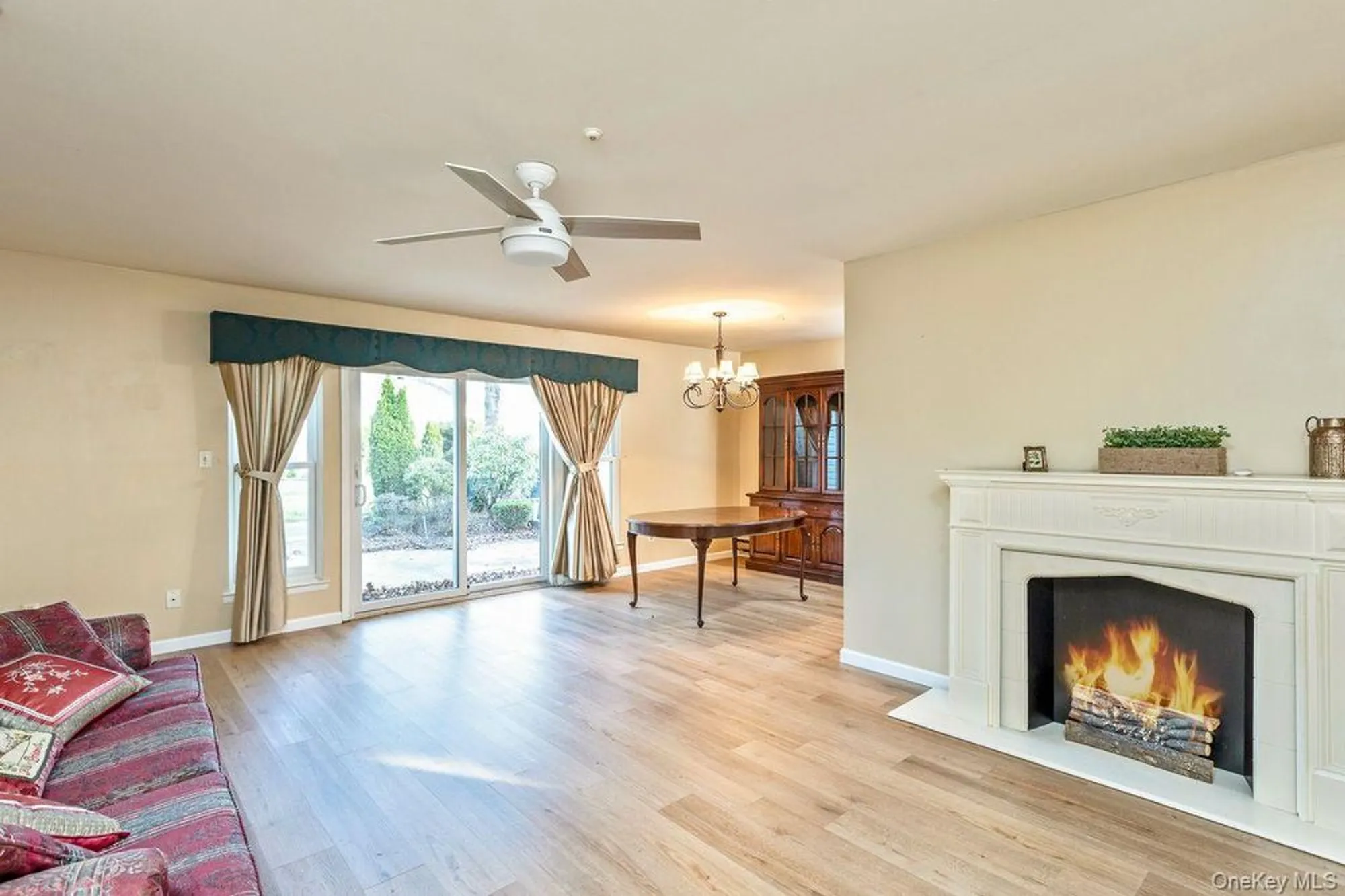 Property Slideshow image 6 of 31 | 705 cabot ct, Saint James, NY, 11780