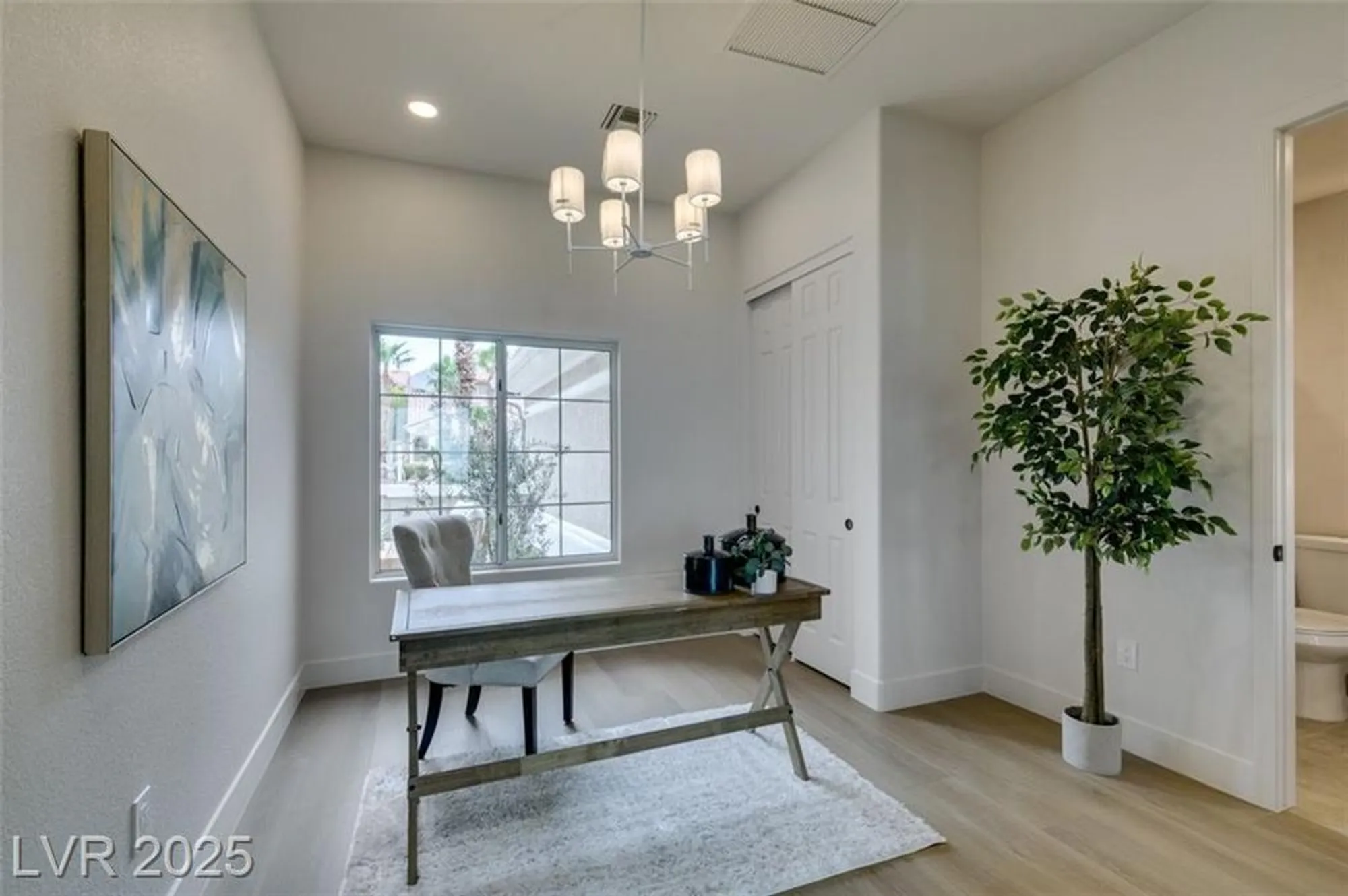 Property Slideshow image 25 of 39 | 2104 hot oak ridge st, Las Vegas, NV, 89134