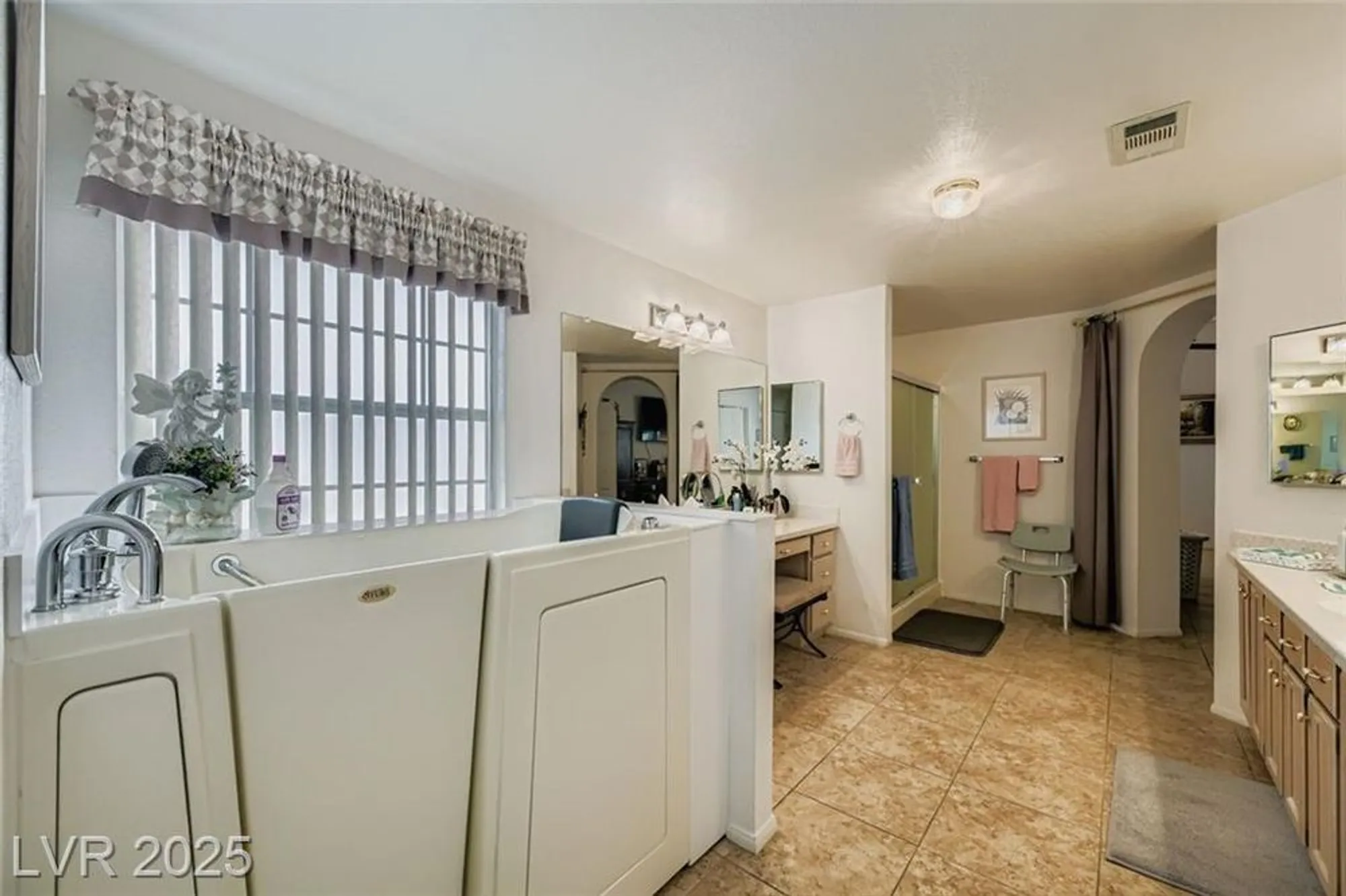 Property Slideshow image 18 of 49 | 5245 roca ln, Las Vegas, NV, 89130