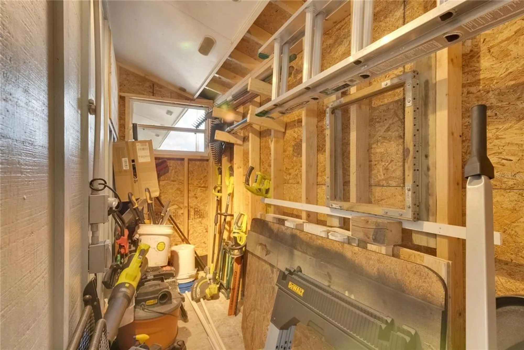 Property Slideshow image 27 of 53 | 1743 council dr, Sun City Center, FL, 33573