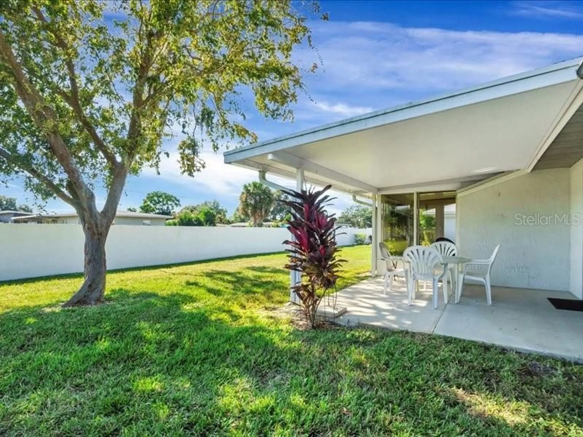 Property Slideshow image 23 of 36 | 1585 oakview cir, Winter Haven, FL, 33880