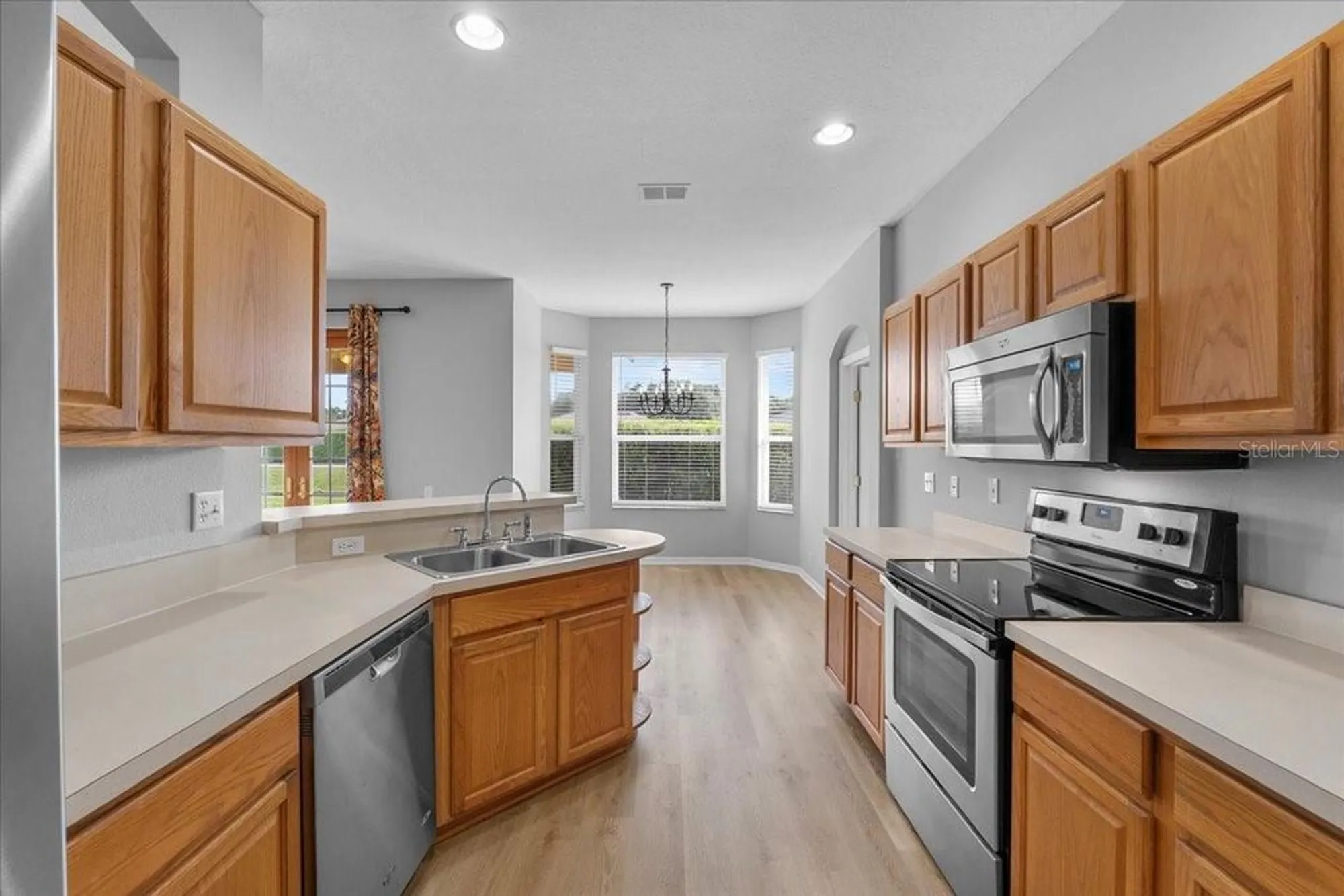 Property Slideshow image 13 of 51 | 4249 windchime ln, Lakeland, FL, 33811