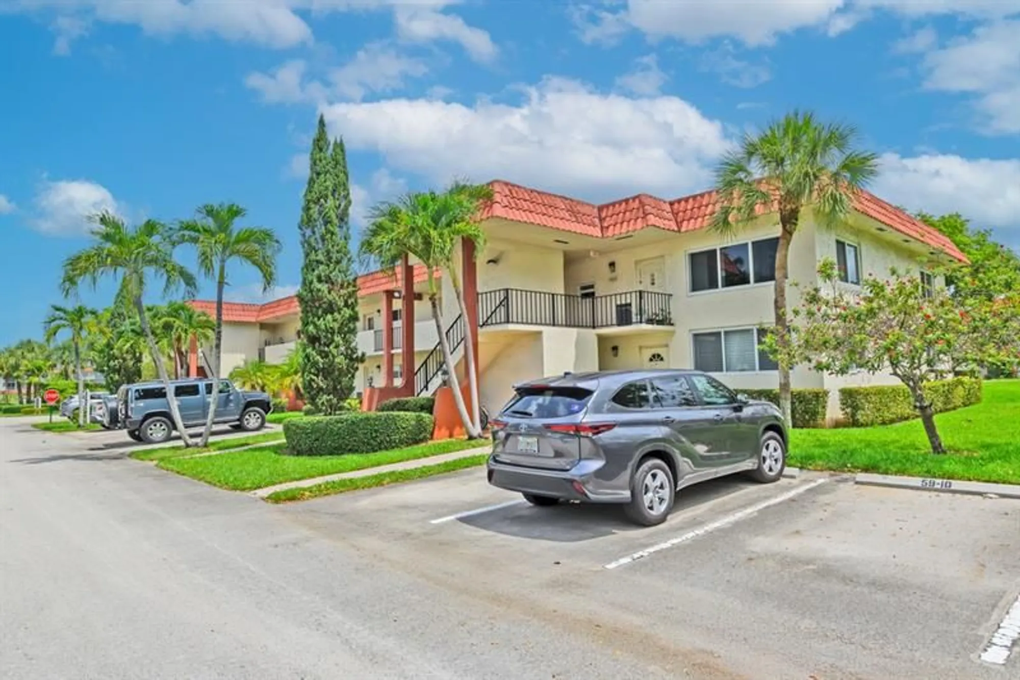 Property Slideshow image 5 of 50 | 8941 s hollybrook blvd apt 104, Pembroke Pines, FL, 33025