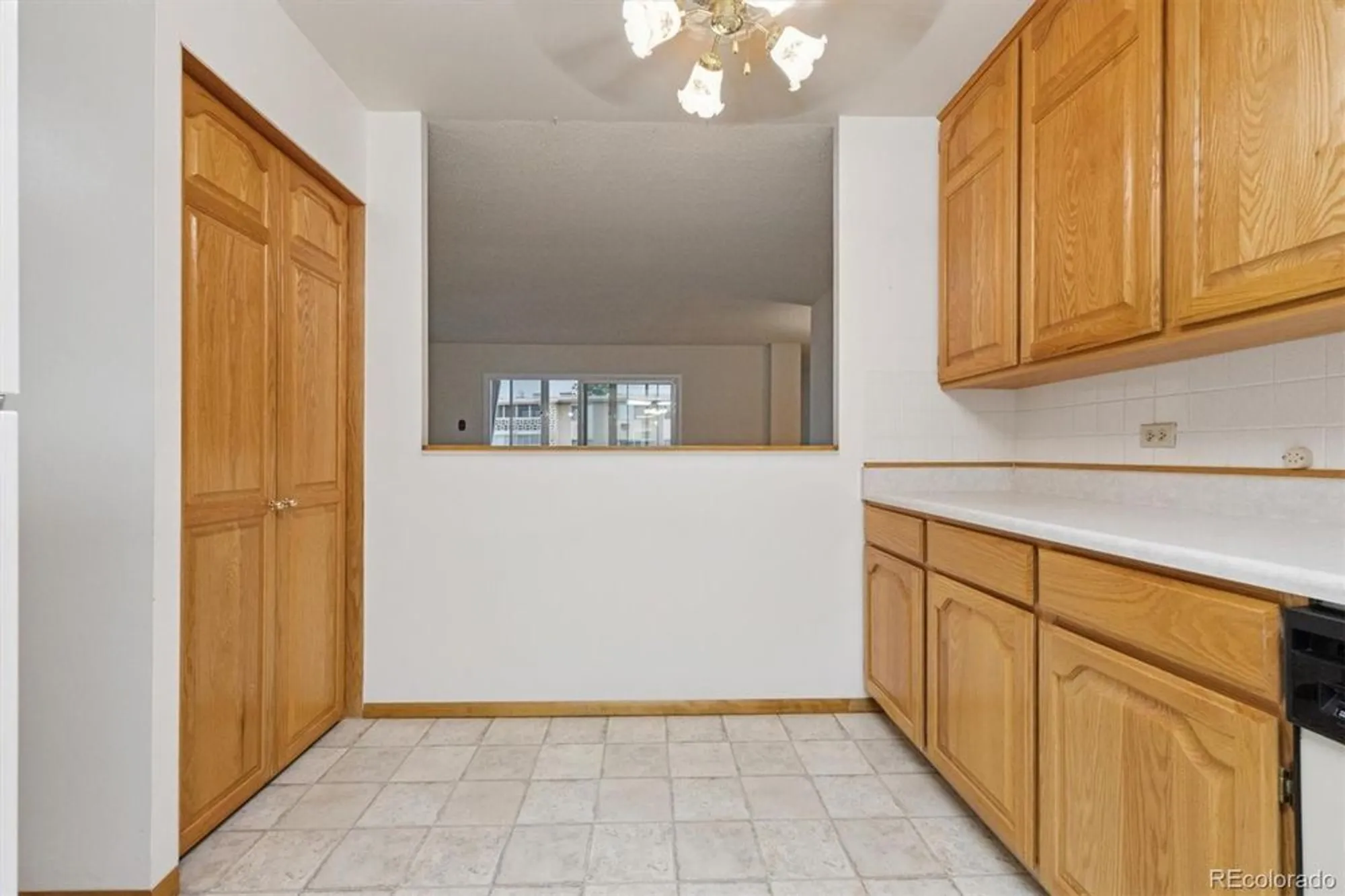 Property Slideshow image 5 of 35 | 9625 e center ave 5c, Denver, CO, 80247