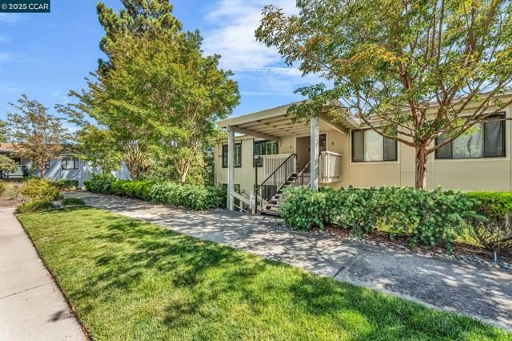 Property Slideshow image 3 of 46 | 1935 golden rain rd 1, Walnut Creek, CA, 94595