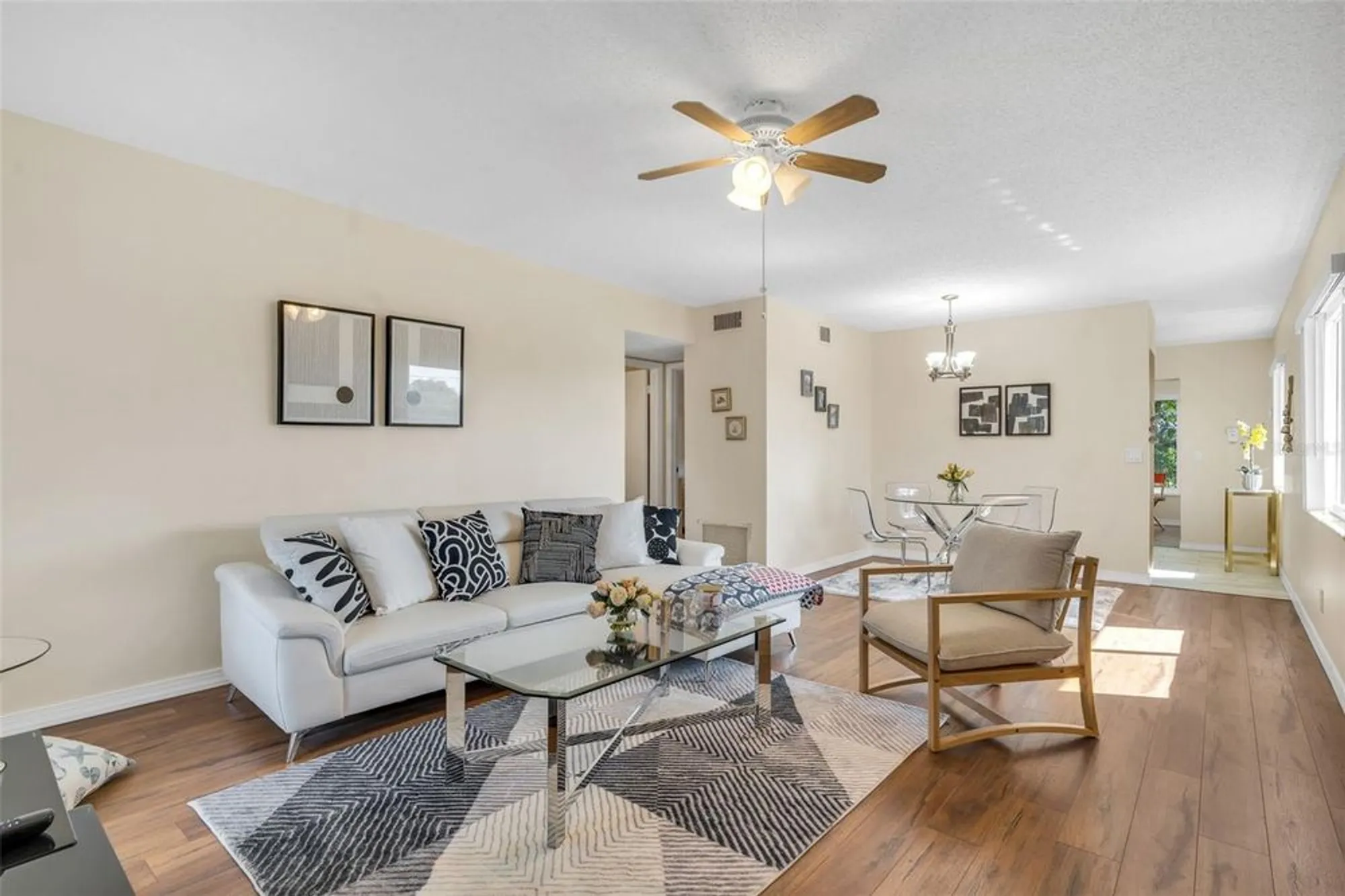 Property Slideshow image 6 of 29 | 2458 columbia dr 84, Clearwater, FL, 33763