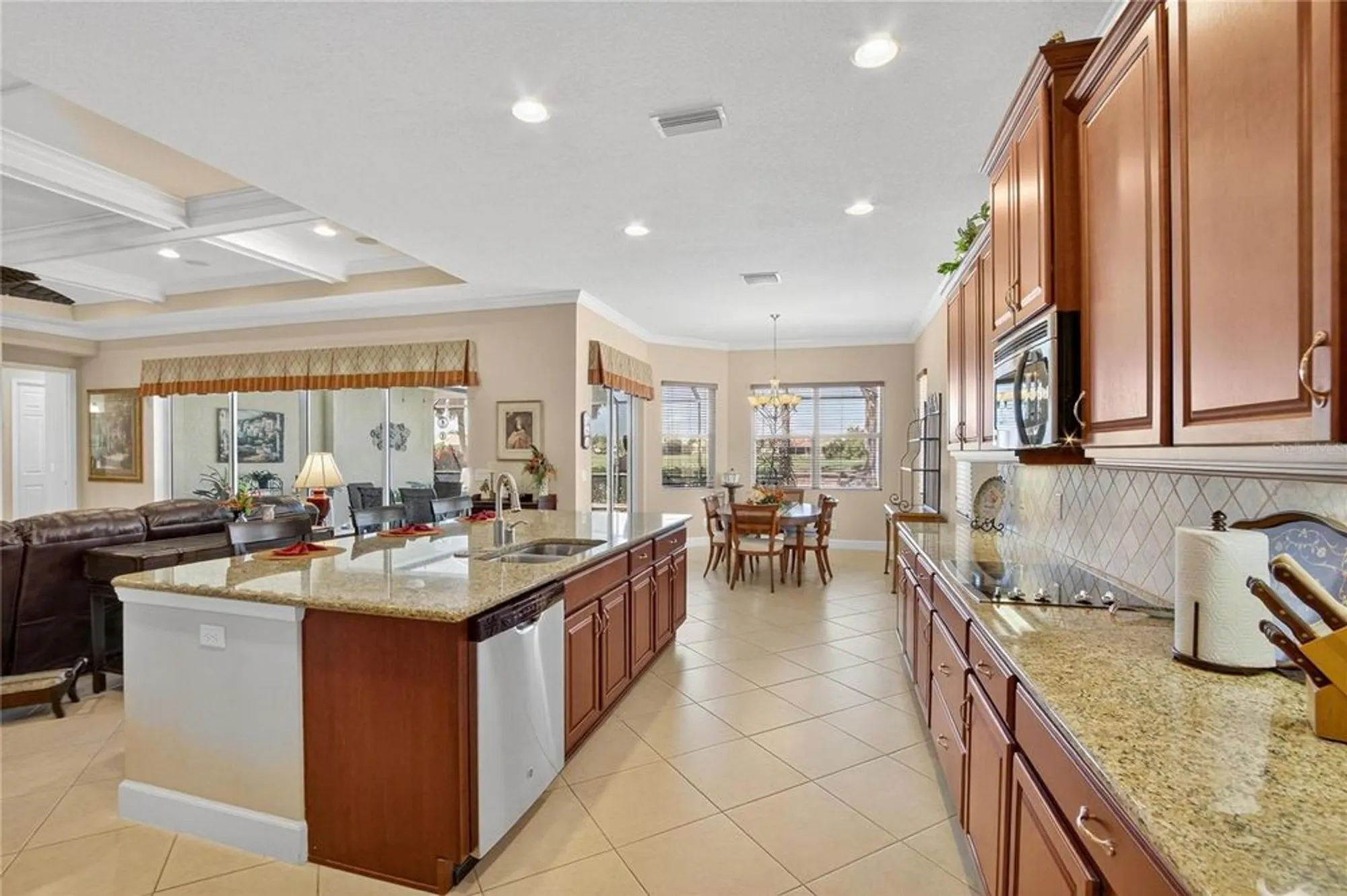 Property Slideshow image 18 of 88 | 1616 emerald dunes dr, Sun City Center, FL, 33573