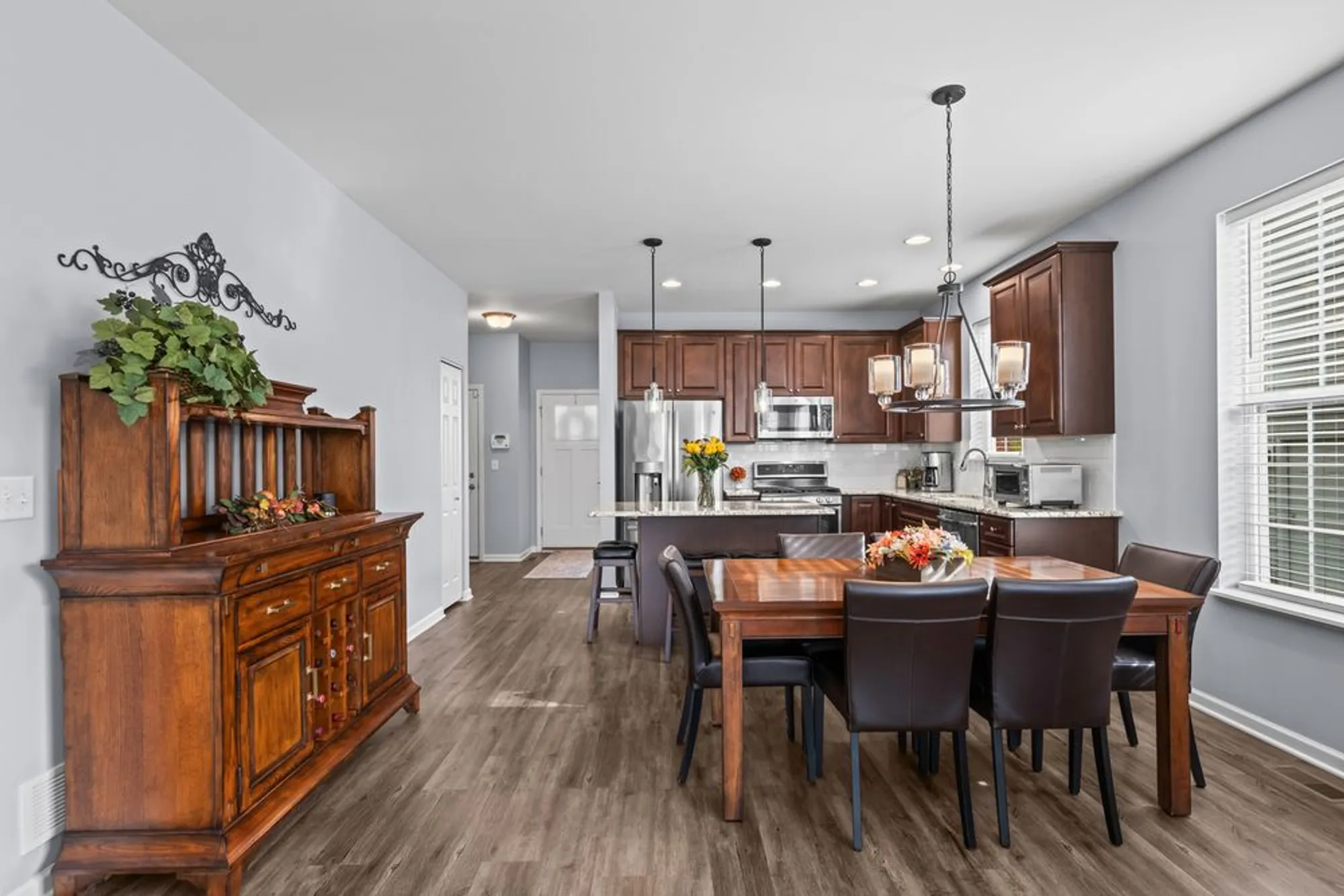 Property Slideshow image 8 of 23 | 460 mahogany dr, Algonquin, IL, 60102