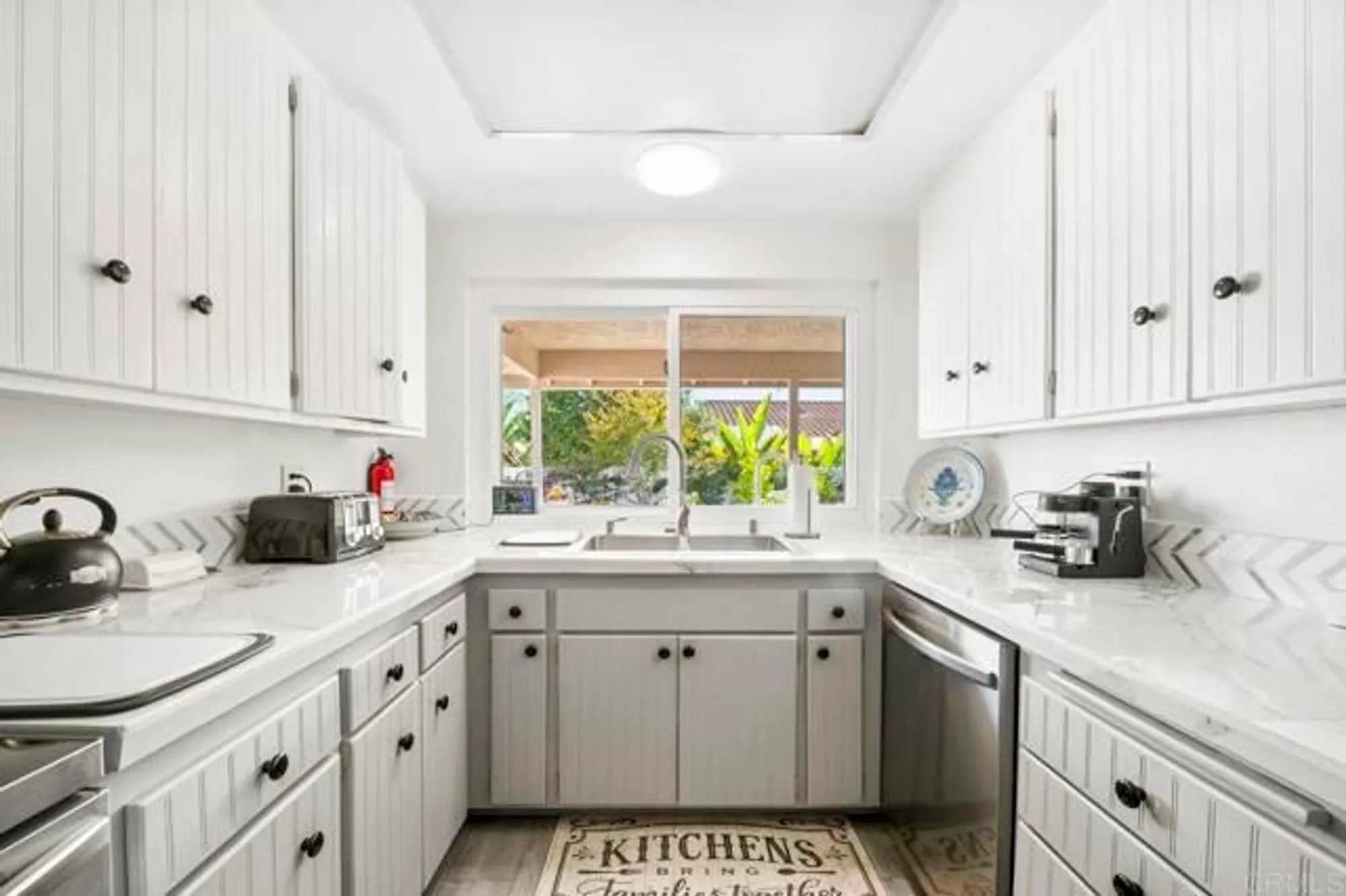 Property Slideshow image 14 of 33 | 17503 plaza dolores, San Diego, CA, 92128