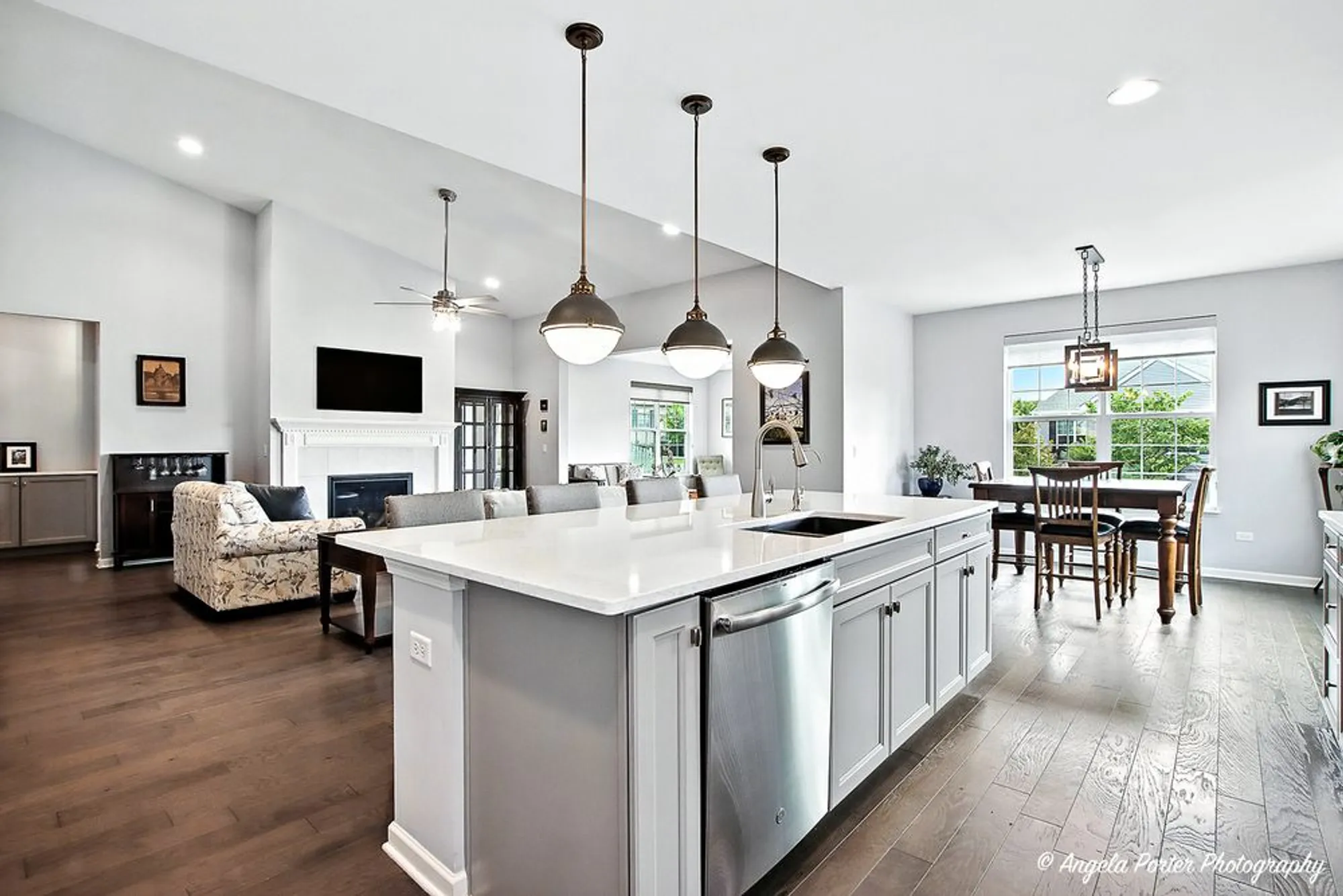 Property Slideshow image 21 of 36 | 1855 alta dr, Volo, IL, 60020