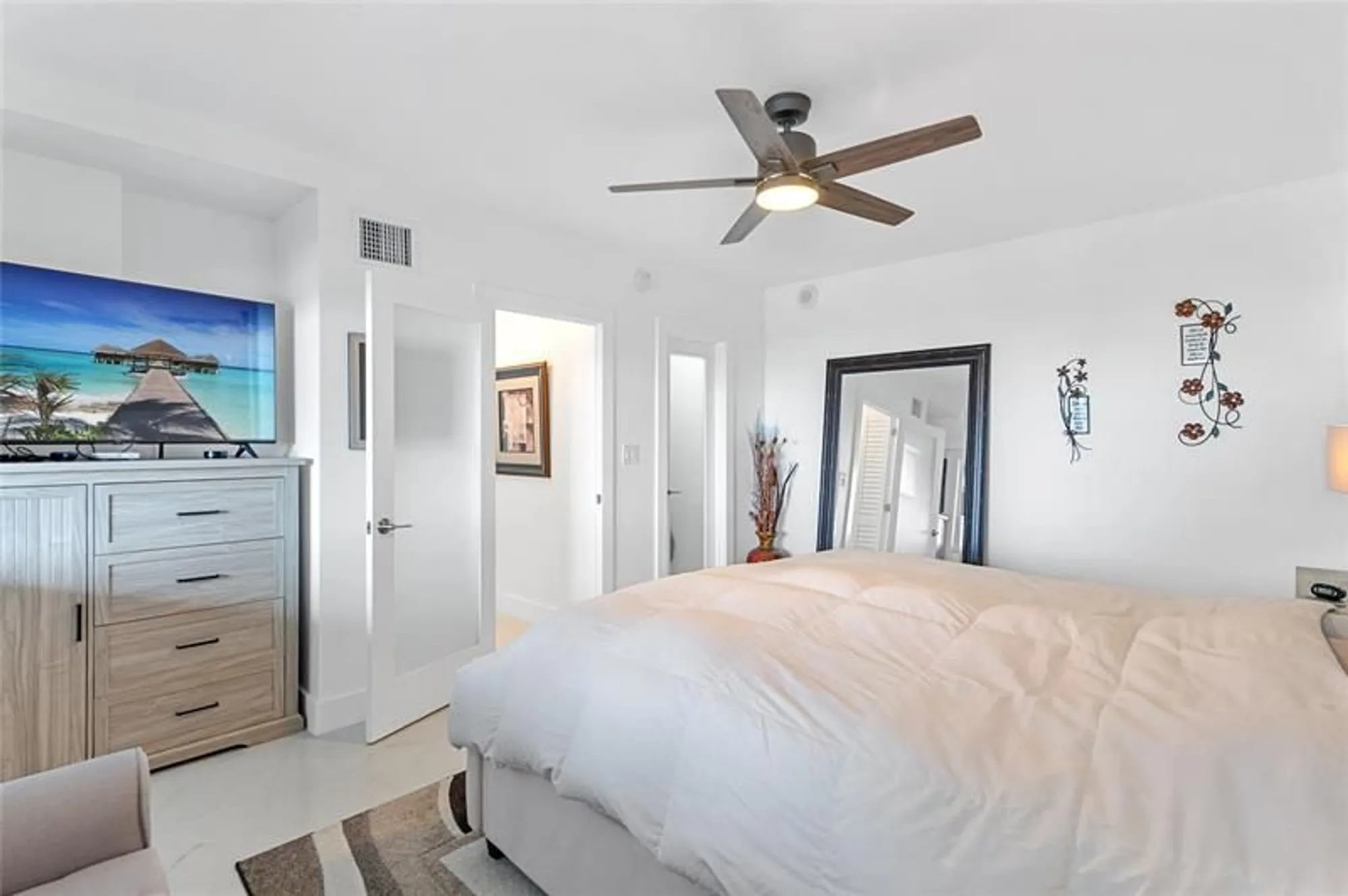 Property Slideshow image 18 of 41 | 3200 ne 36th st 1612, Fort Lauderdale, FL, 33308