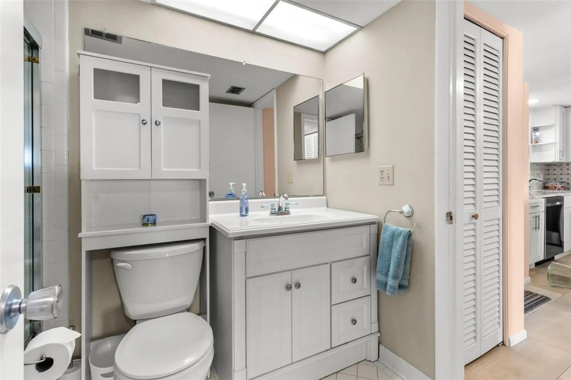 Property Slideshow image 37 of 40 | 4775 cove cir apt 407, Saint Petersburg, FL, 33708