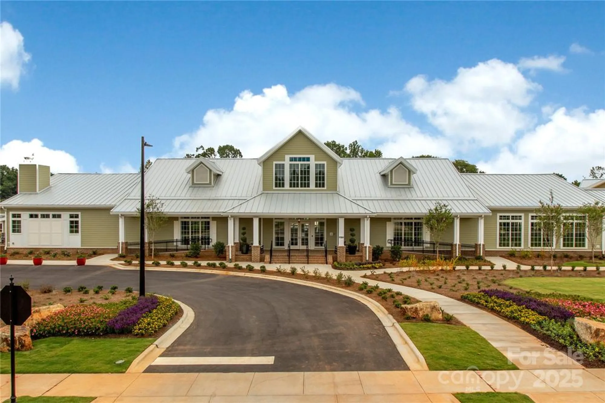 Property Slideshow image 22 of 34 | 8941 silver springs ct, Charlotte, NC, 28215