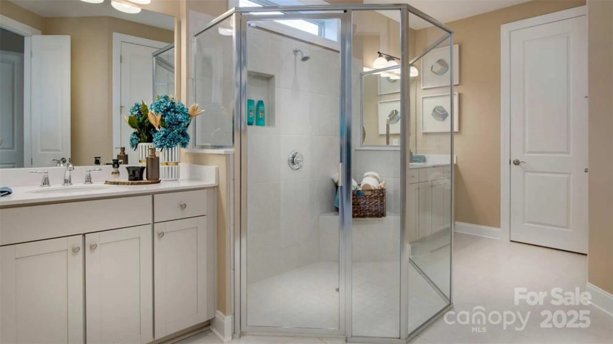Property Slideshow image 7 of 19 | 8921 silver springs ct, Charlotte, NC, 28215