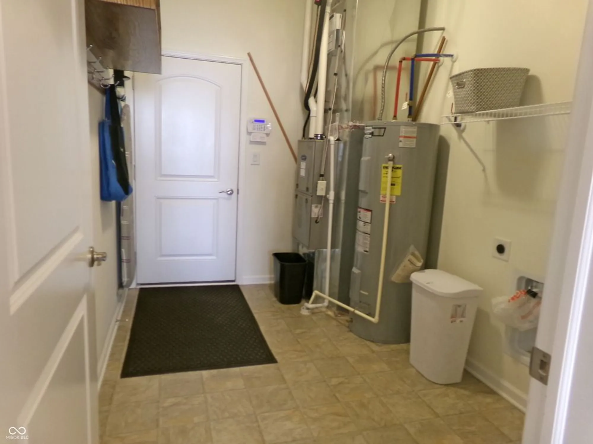 Property Slideshow image 38 of 52 | 8801 twain ln, Indianapolis, IN, 46239