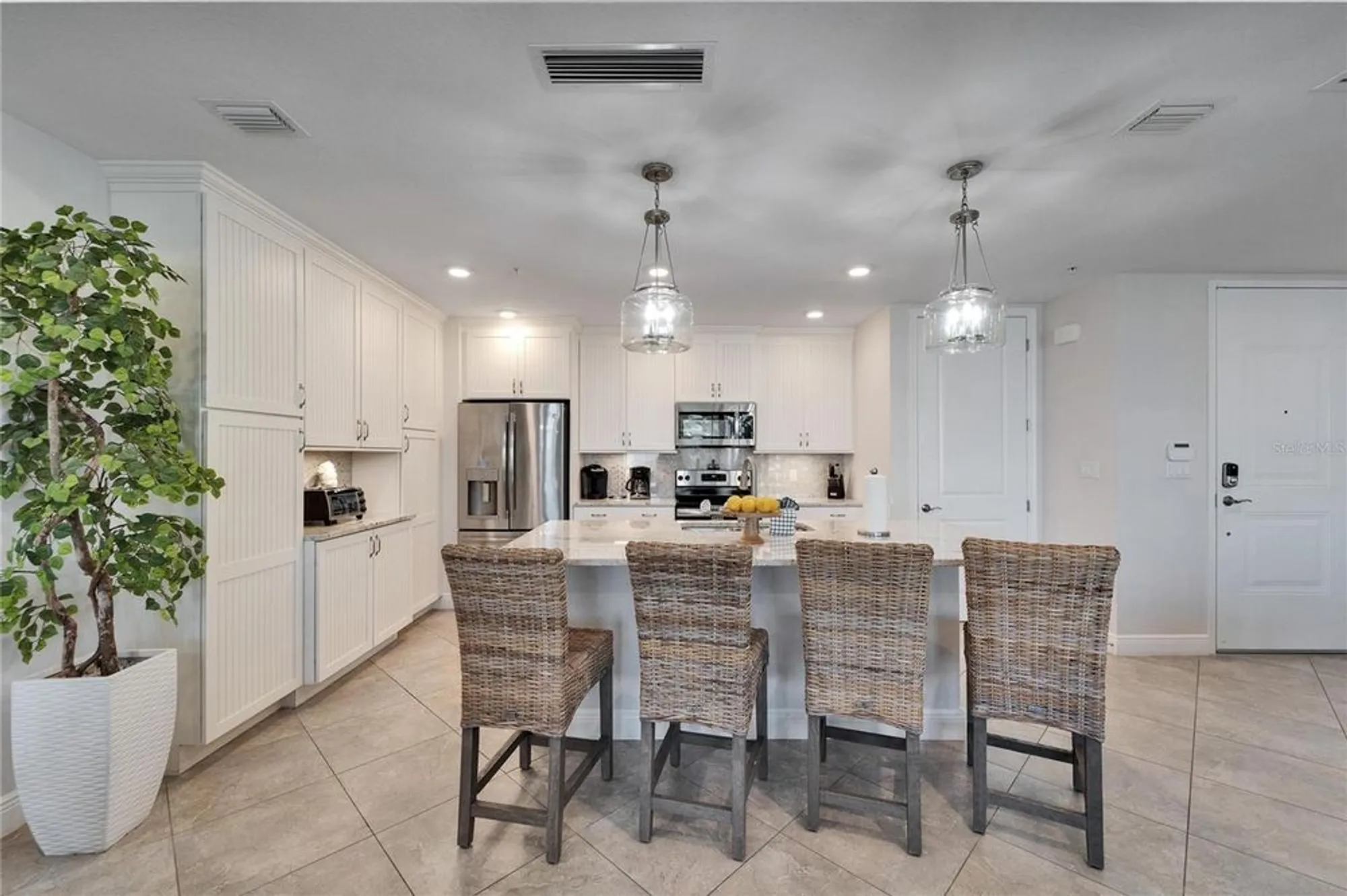 Property Slideshow image 16 of 56 | 379 aruba cir 201, Bradenton, FL, 34209