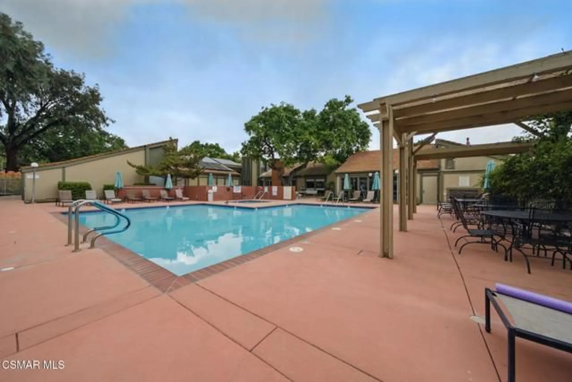Property Slideshow image 42 of 52 | 224 oakleaf dr apt 102, Thousand Oaks, CA, 91360