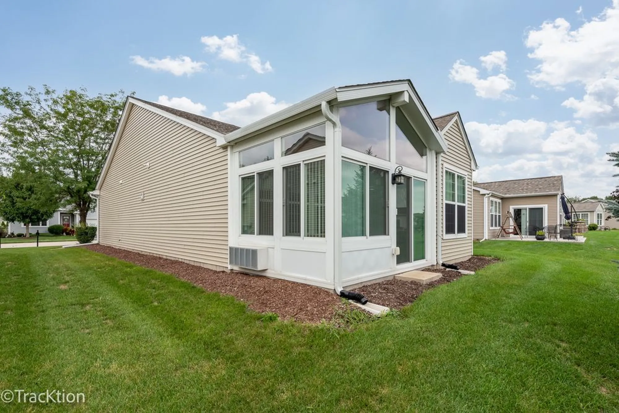 Property Slideshow image 28 of 33 | 704 flag dr, Shorewood, IL, 60404