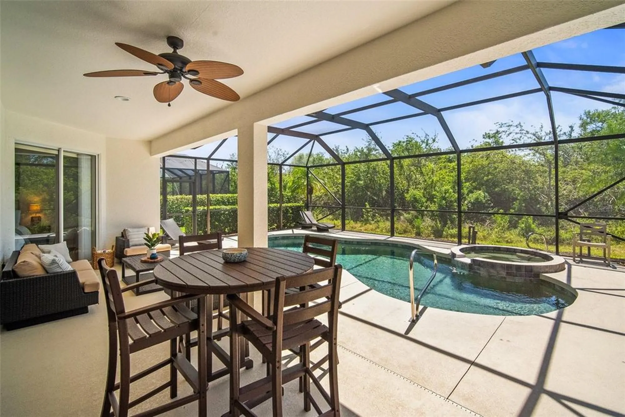 Property Slideshow image 29 of 52 | 358 river enclave ct, Bradenton, FL, 34212