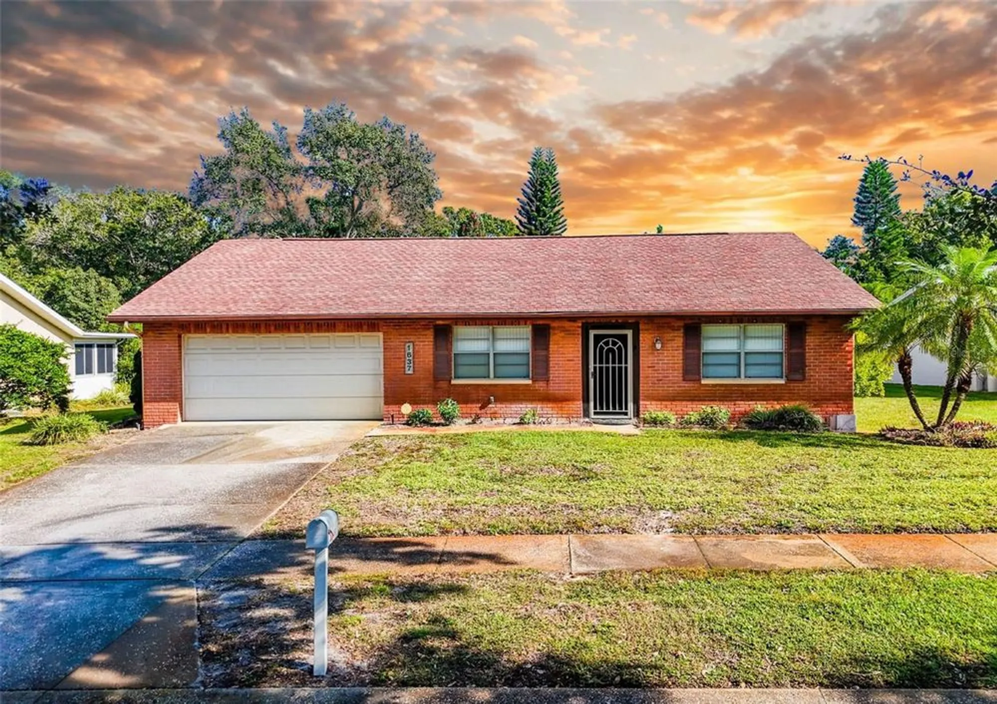 Property Slideshow image 3 of 51 | 1637 caledonia dr, Palm Harbor, FL, 34684