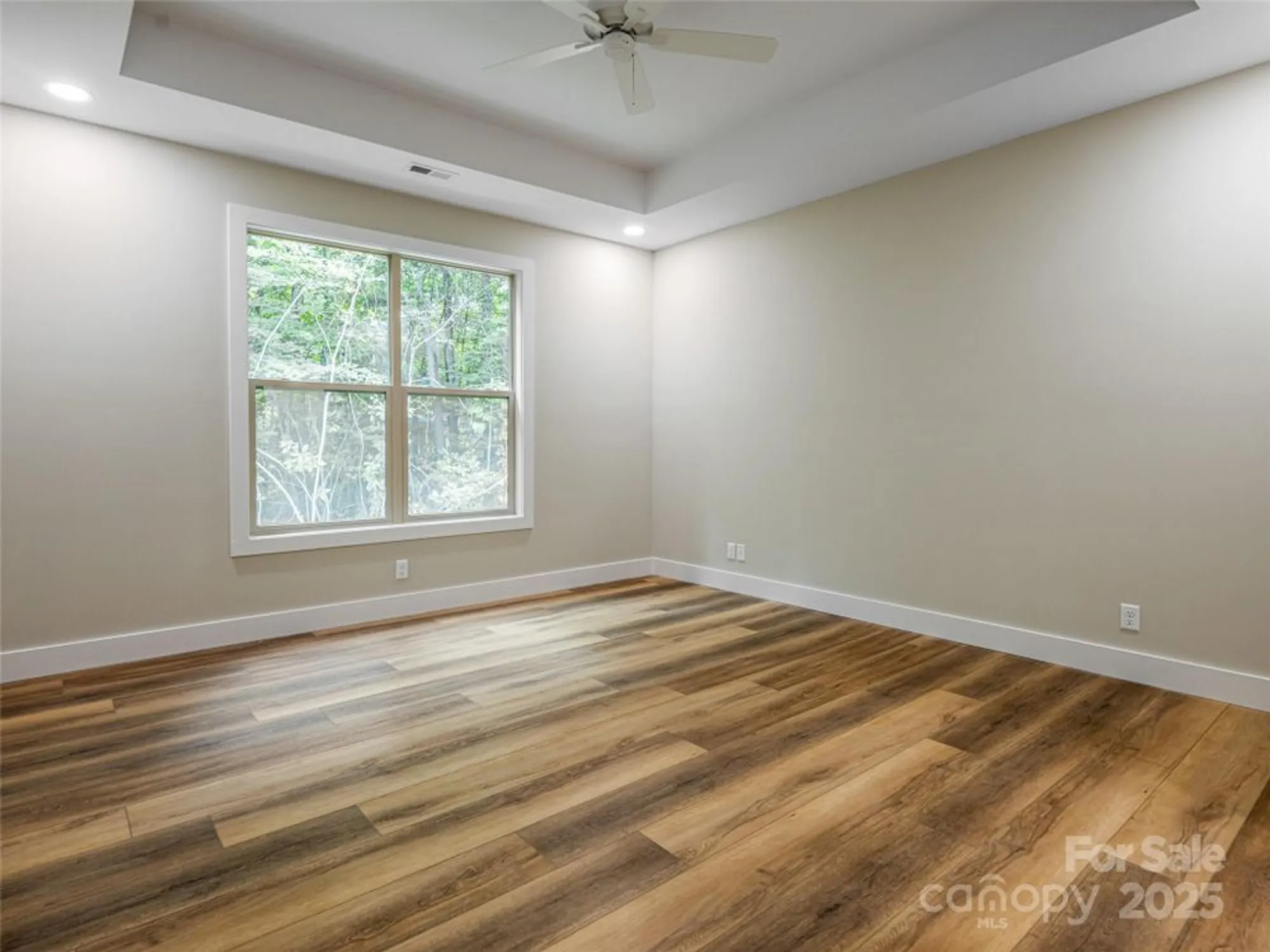 Property Slideshow image 26 of 48 | 281 carriage crest dr, Hendersonville, NC, 28791