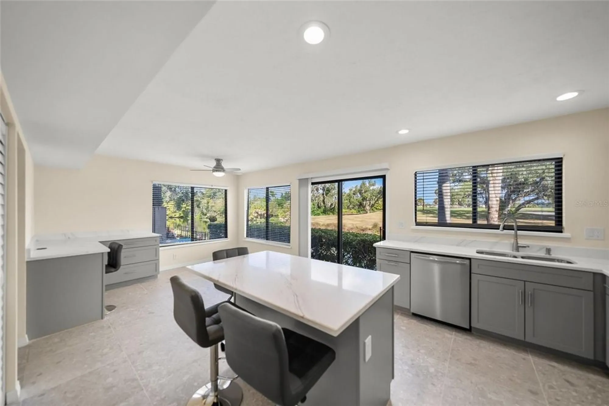 Property Slideshow image 24 of 62 | 4555 forest wood trl 23, Sarasota, FL, 34241