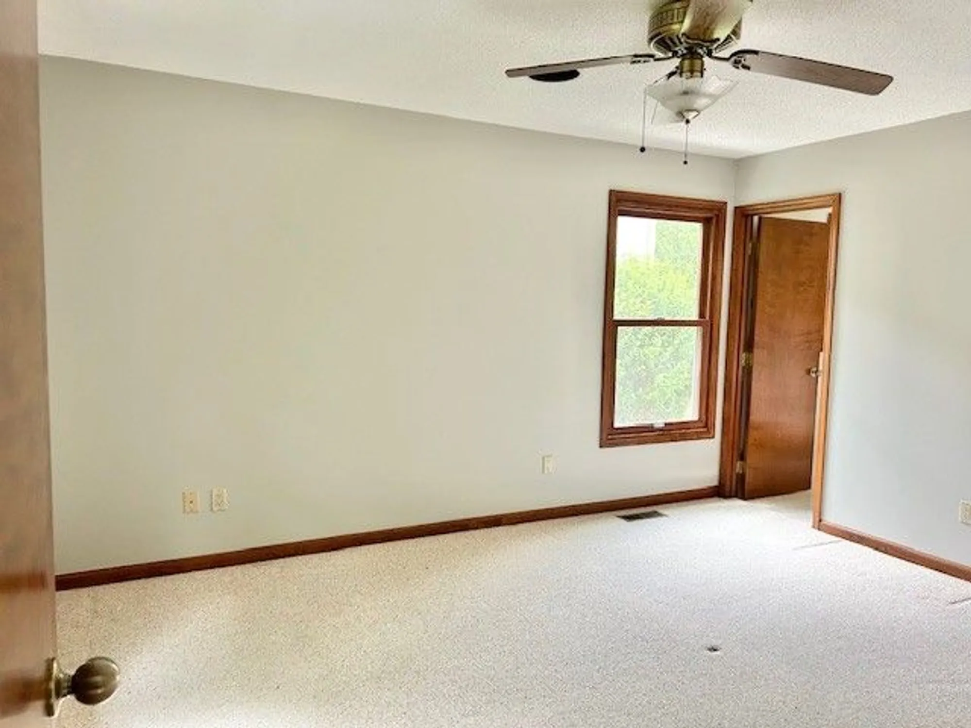 Property Slideshow image 7 of 20 | 142 cromwell ln, Crossville, TN, 38558