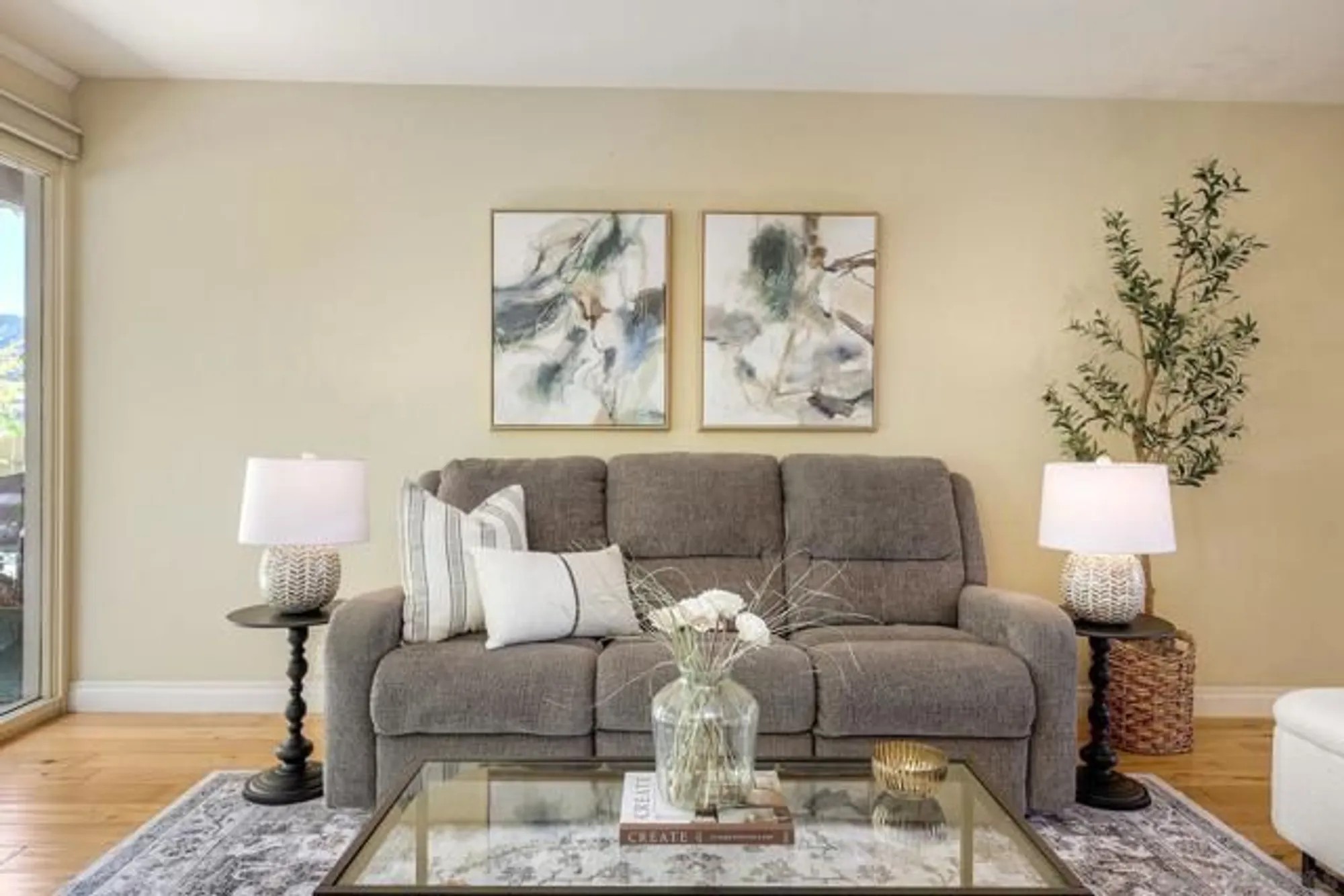 Property Slideshow image 15 of 34 | 12528 niego ln, San Diego, CA, 92128