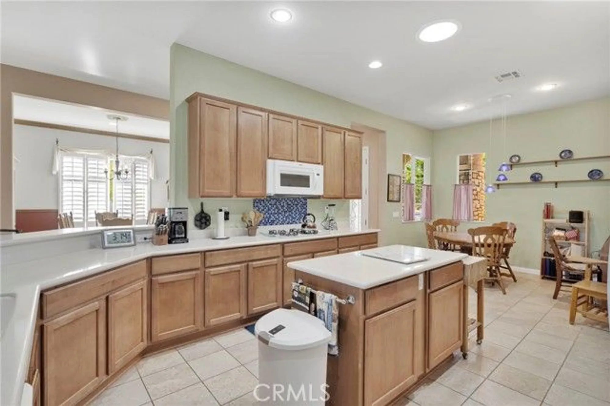 Property Slideshow image 10 of 33 | 10215 wascana ln, Apple Valley, CA, 92308