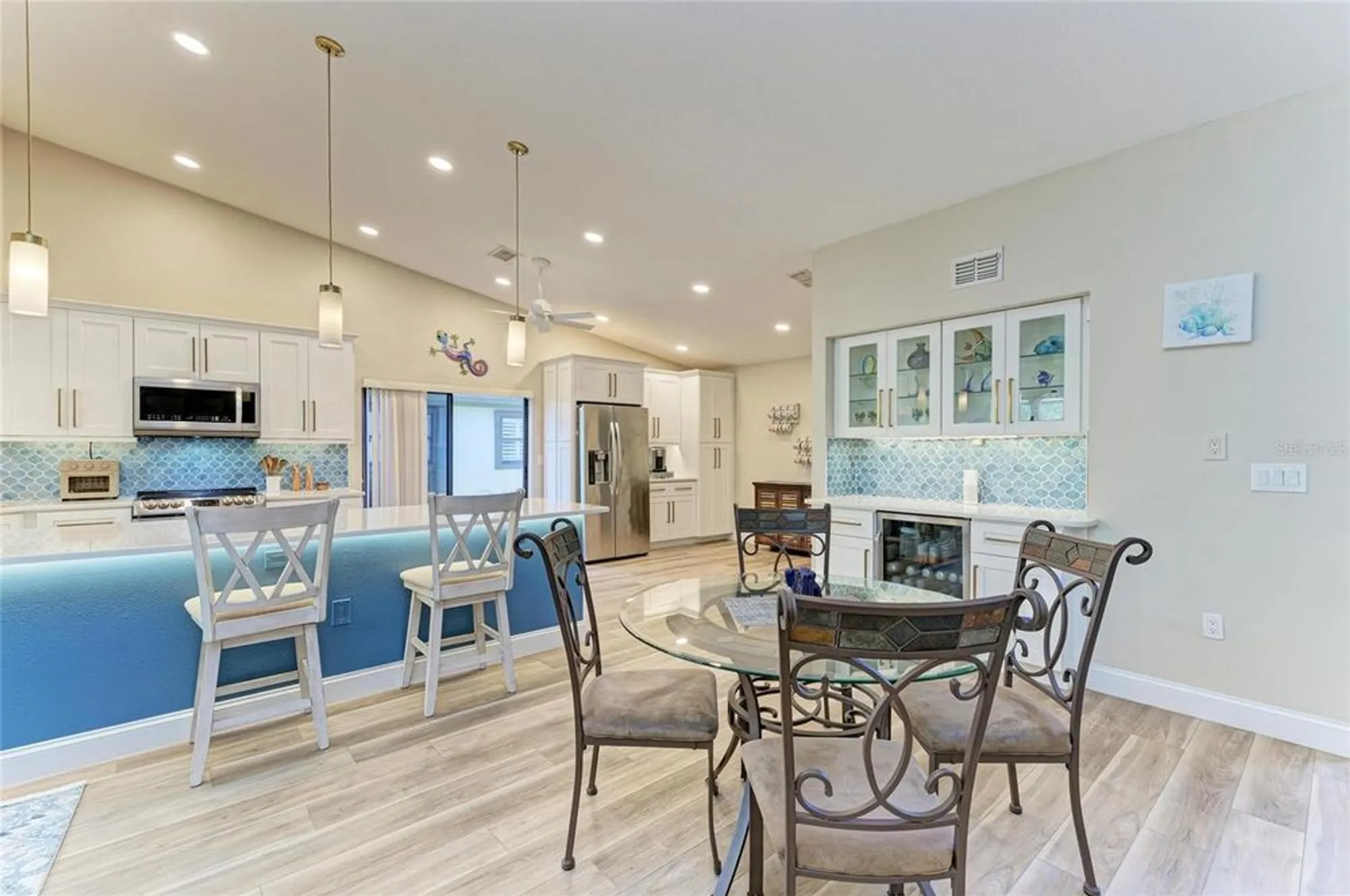 Property Slideshow image 10 of 50 | 7865 pine trace dr, Sarasota, FL, 34243