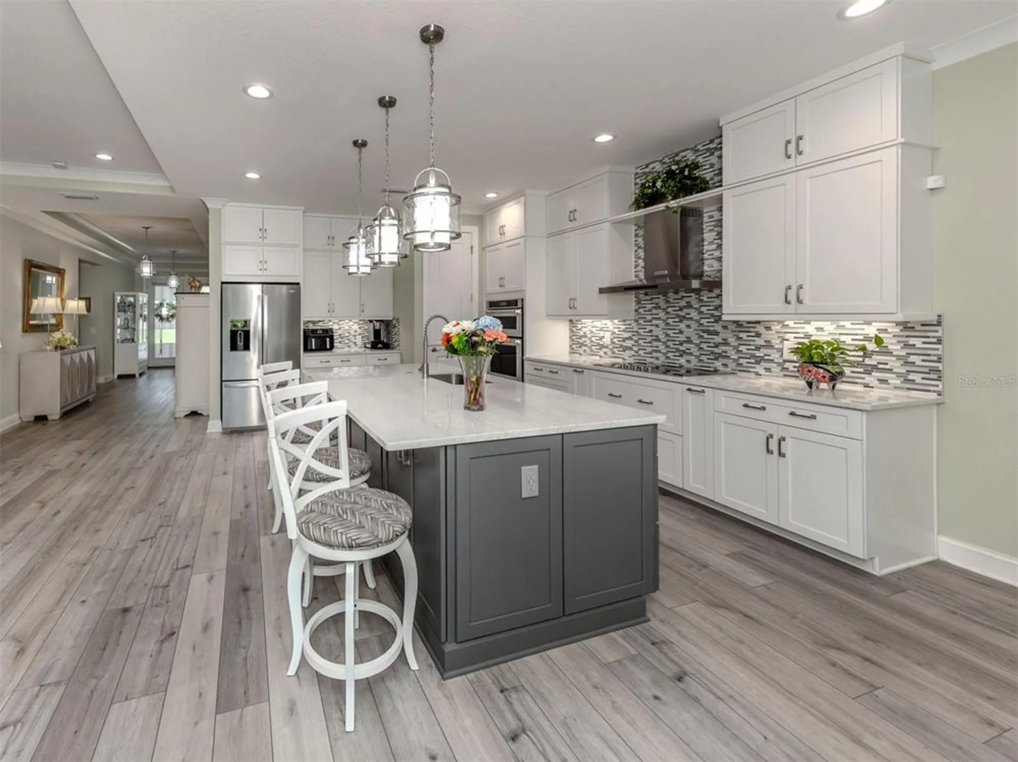 Property Slideshow image 13 of 78 | 592 mistiflower cir, Nokomis, FL, 34275