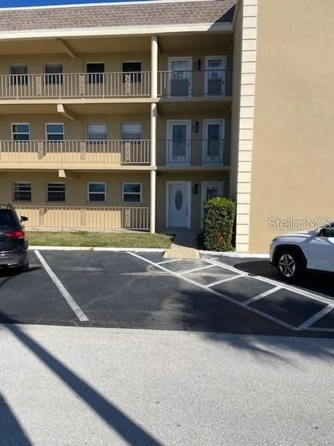 Property Slideshow image 1 of 35 | 1 boca ciega point blvd apt 115, Saint Petersburg, FL, 33708