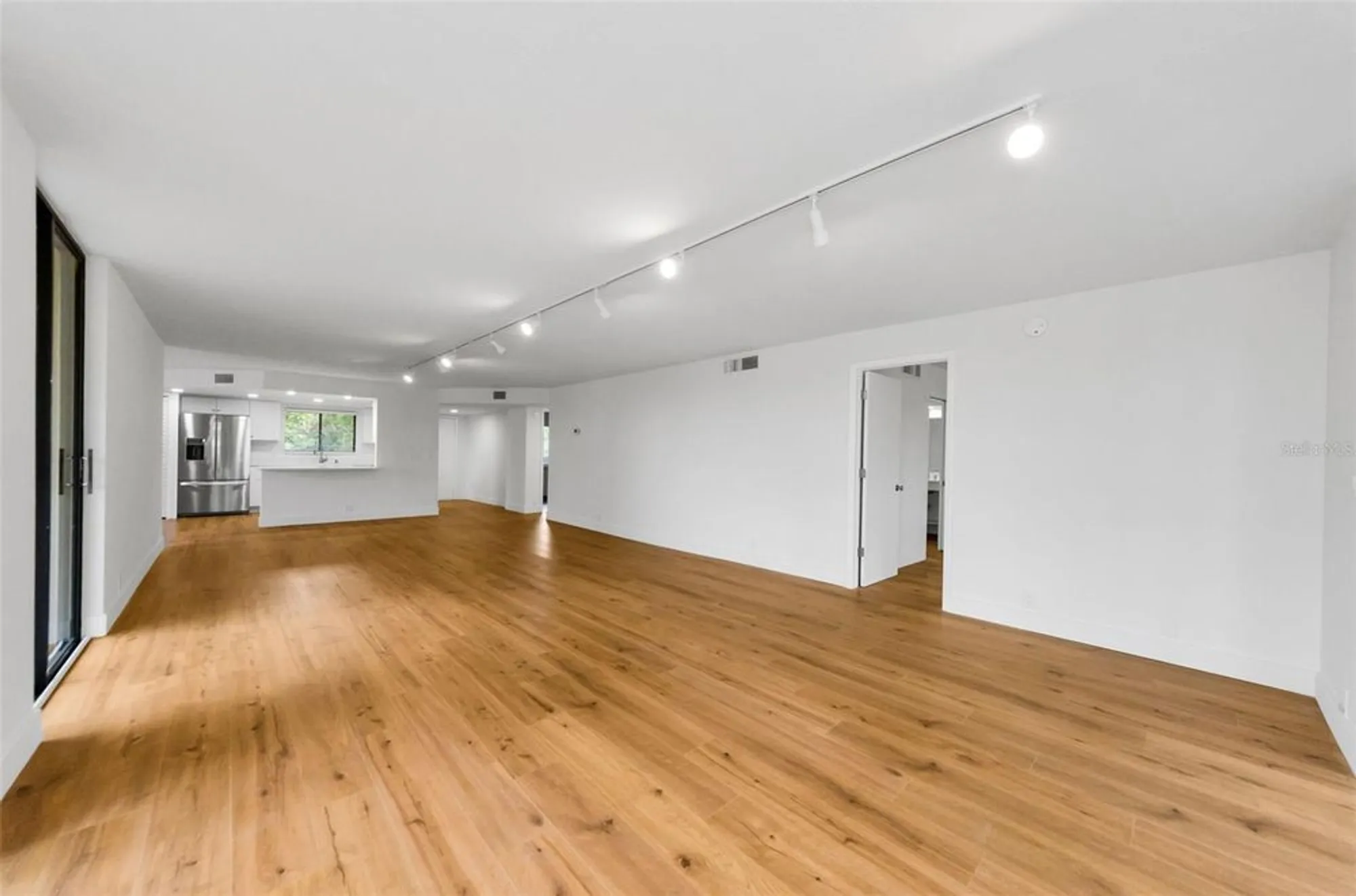 Property Slideshow image 21 of 47 | 3062 eastland blvd unit 308, Clearwater, FL, 33761