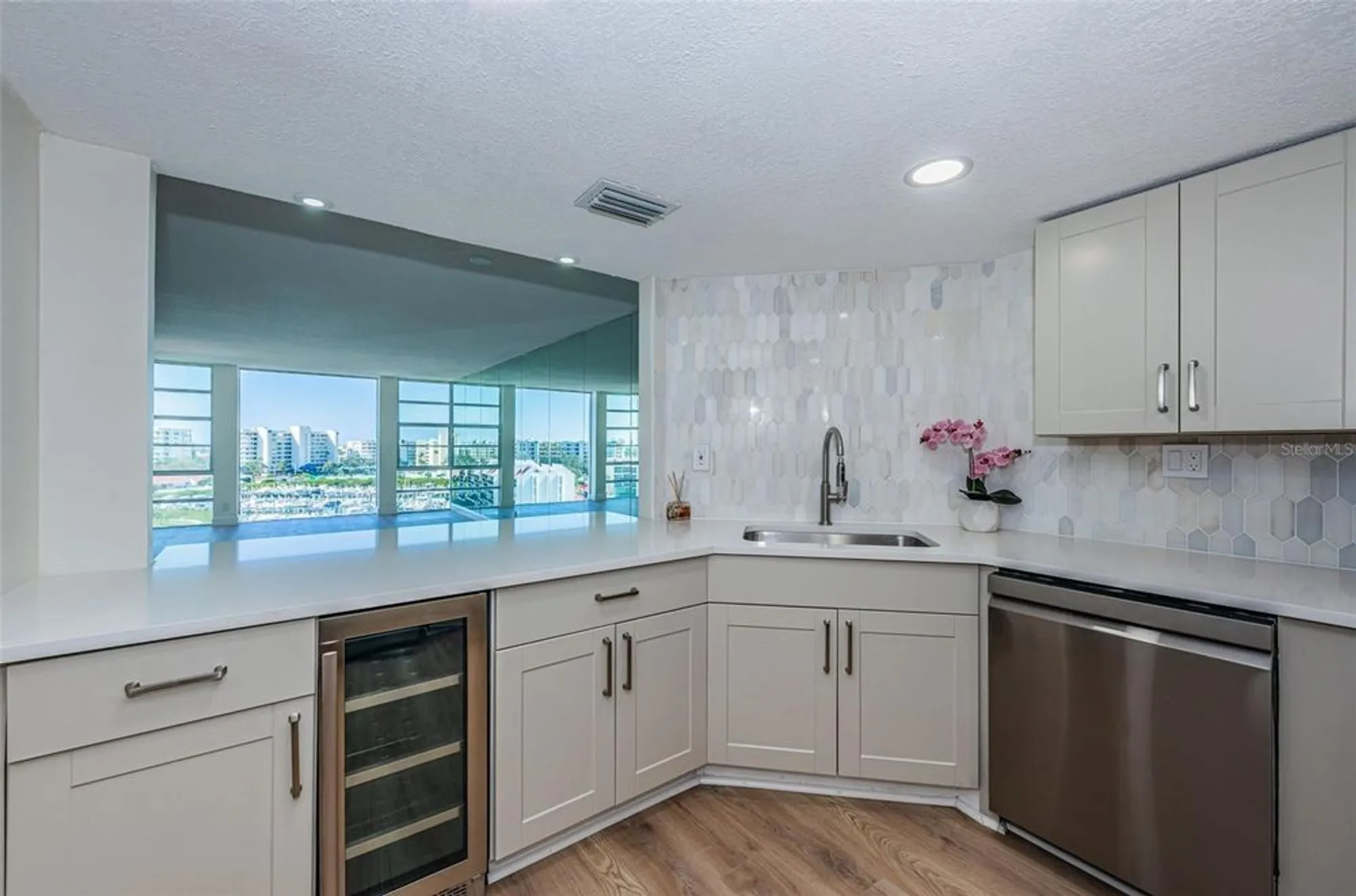 Property Slideshow image 22 of 66 | 7400 sun island dr 806, South Pasadena, FL, 33707