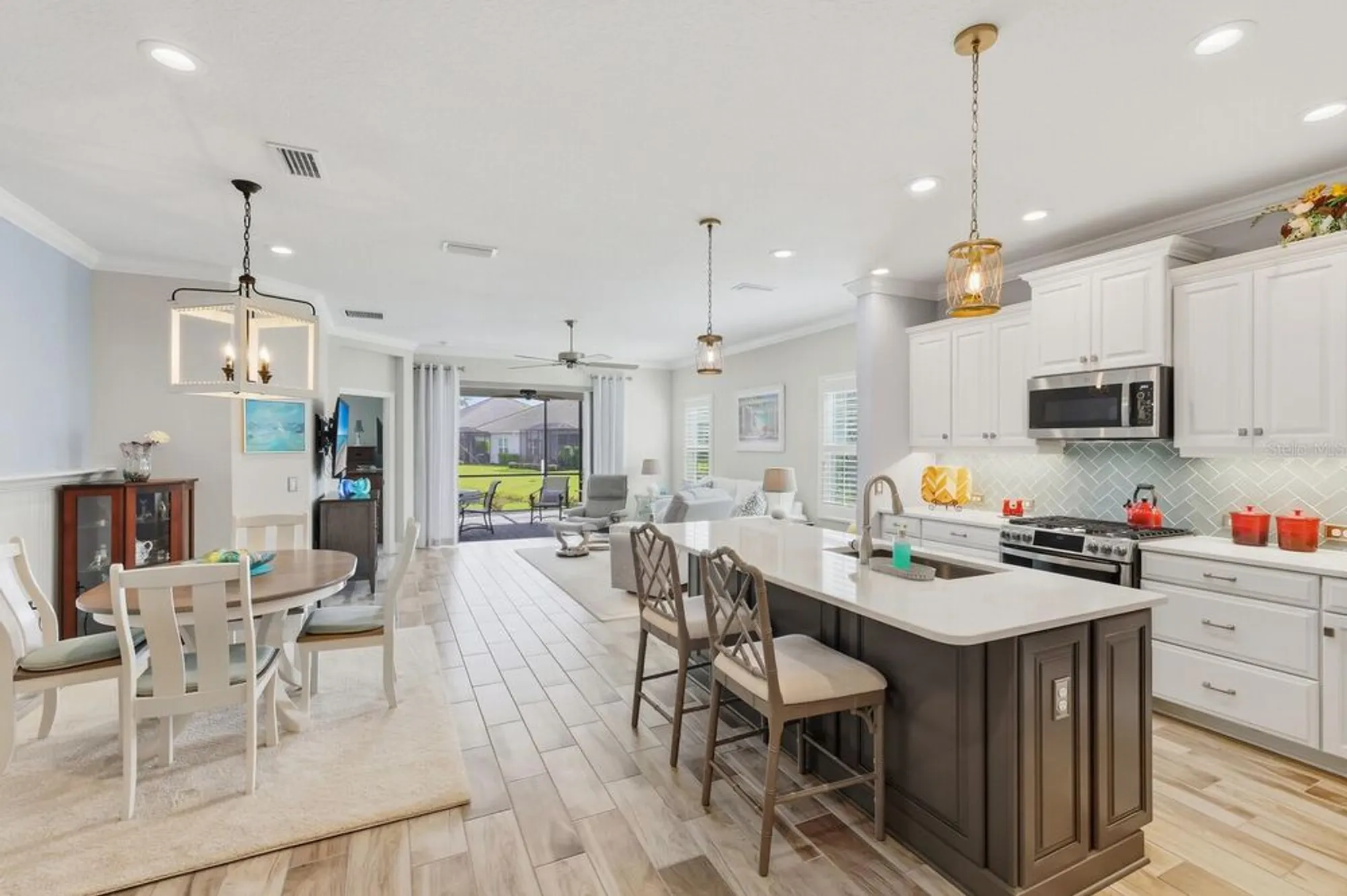 Property Slideshow image 6 of 59 | 2723 sapphire blue ln, Bradenton, FL, 34211