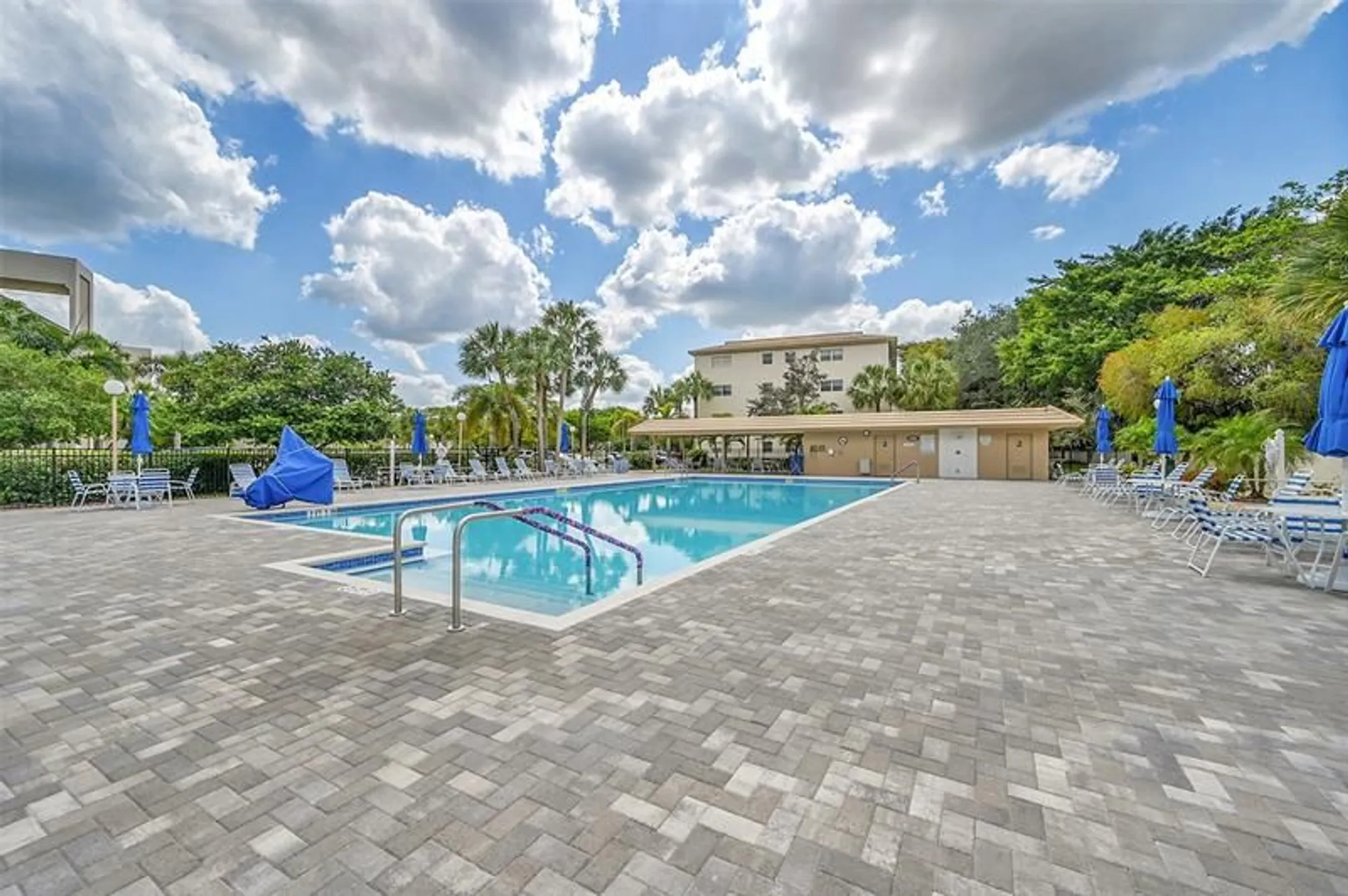 Property Slideshow image 25 of 27 | 1901 bermuda cir l3, Coconut Creek, FL, 33066