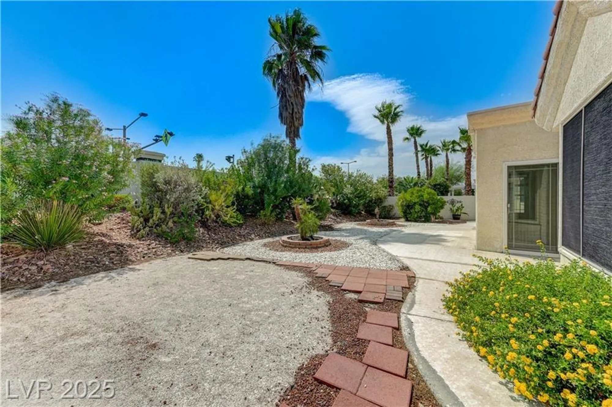 Property Slideshow image 21 of 24 | 8737 smokey dr, Las Vegas, NV, 89134