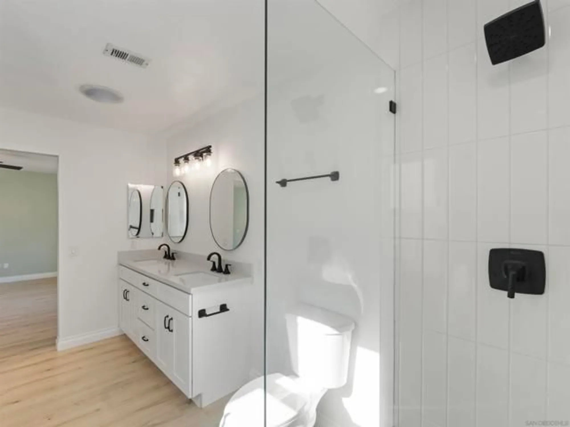 Property Slideshow image 17 of 31 | 3579 twilight ln, Oceanside, CA, 92056