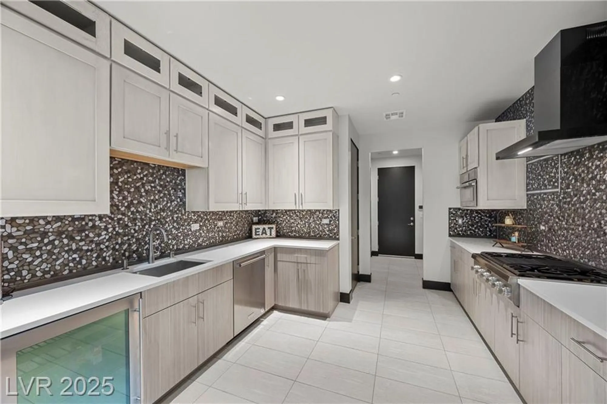 Property Slideshow image 30 of 99 | 5 highland cove ln, Henderson, NV, 89011