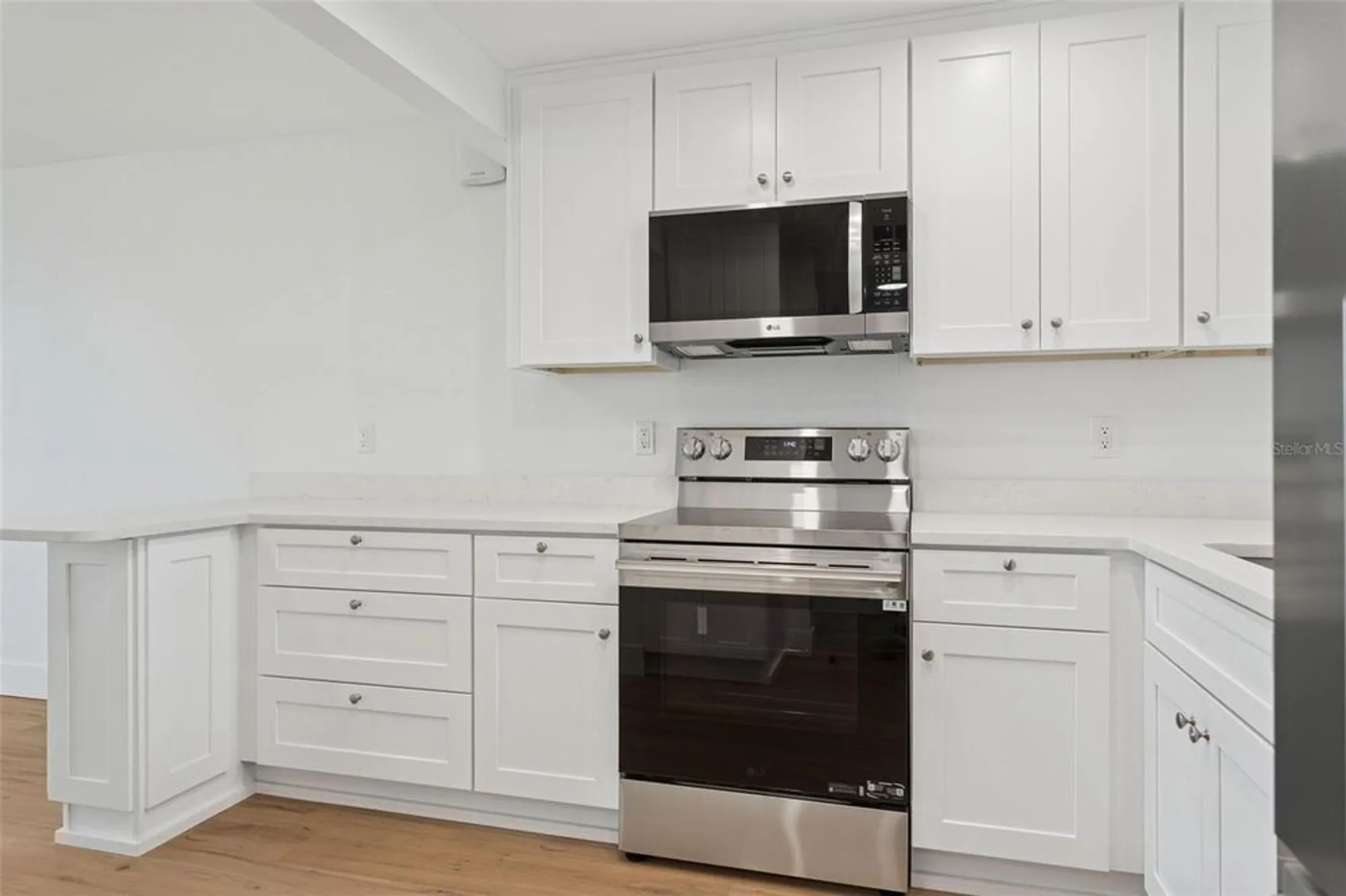 Property Slideshow image 11 of 25 | 7405 bay island dr 123, South Pasadena, FL, 33707